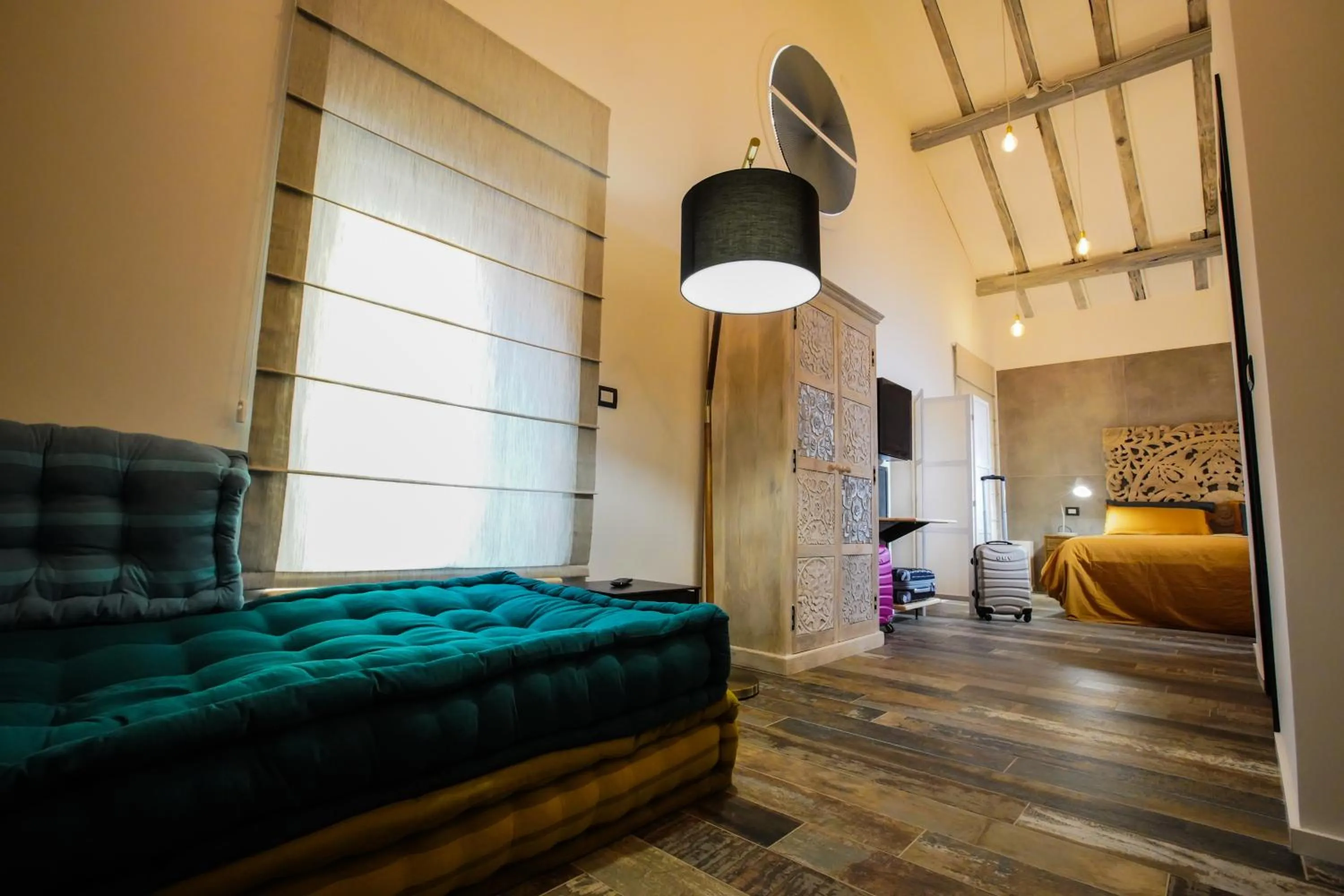 Bedroom, Bed in Rosso Cortese