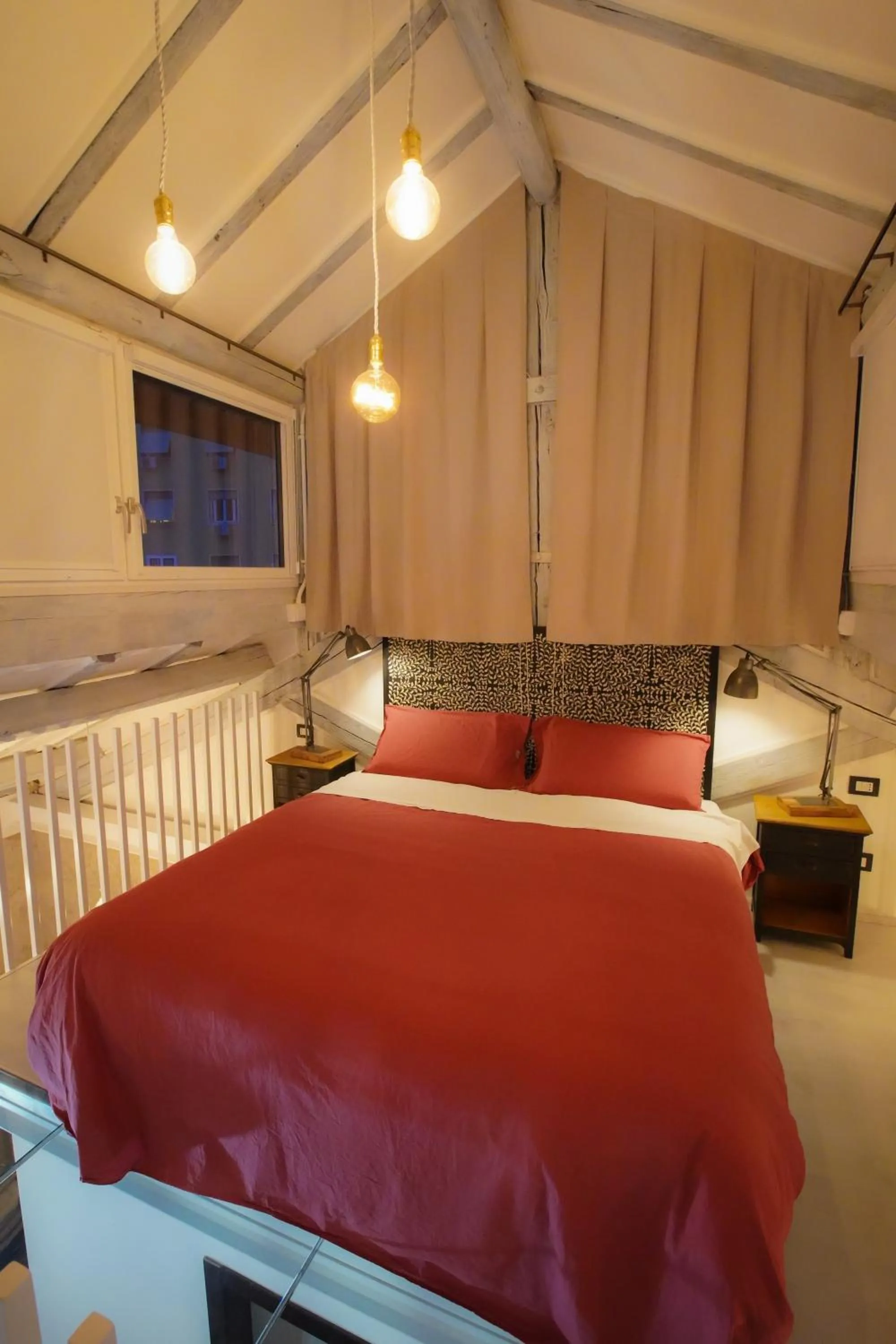 Bedroom, Bed in Rosso Cortese