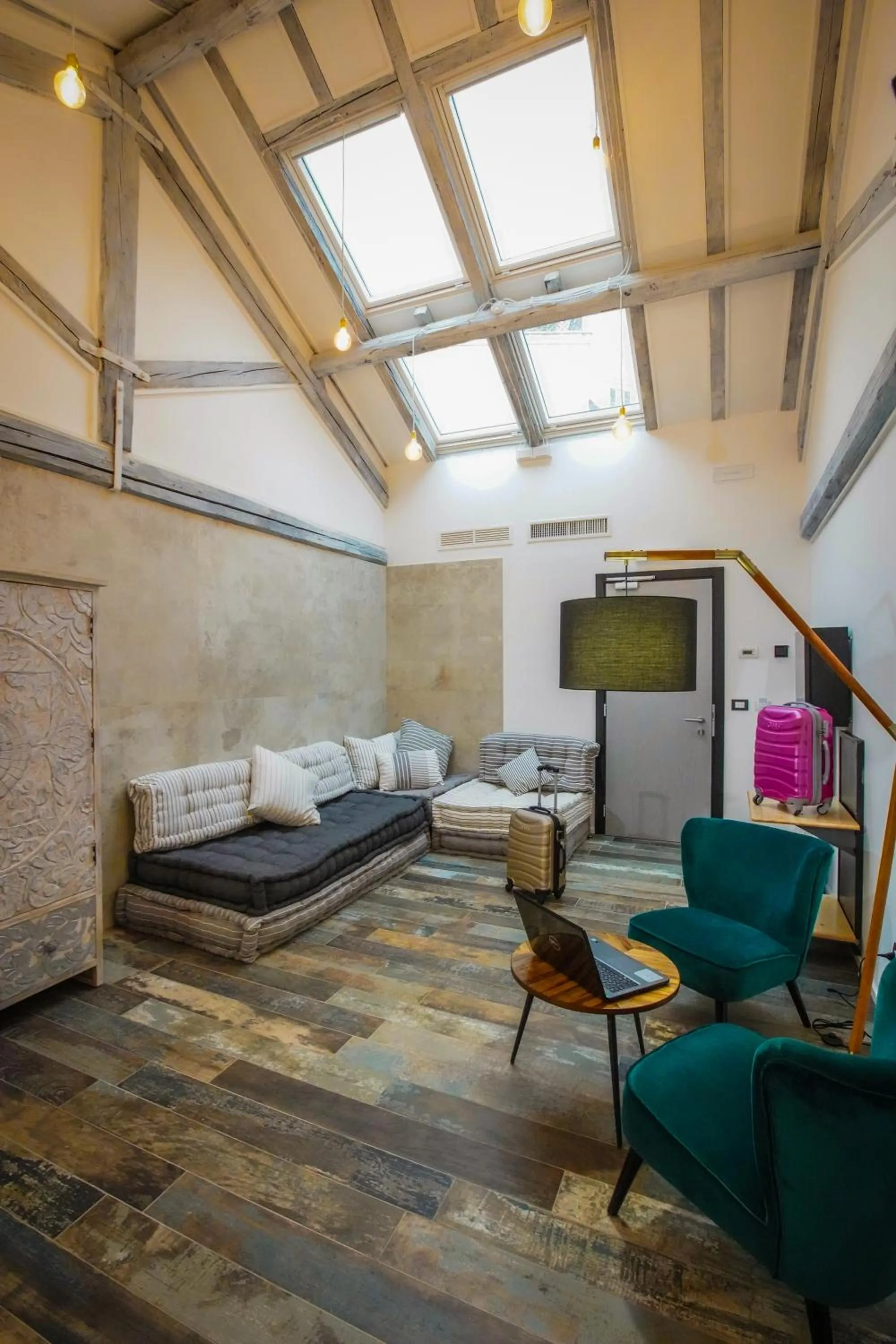 Bedroom in Rosso Cortese