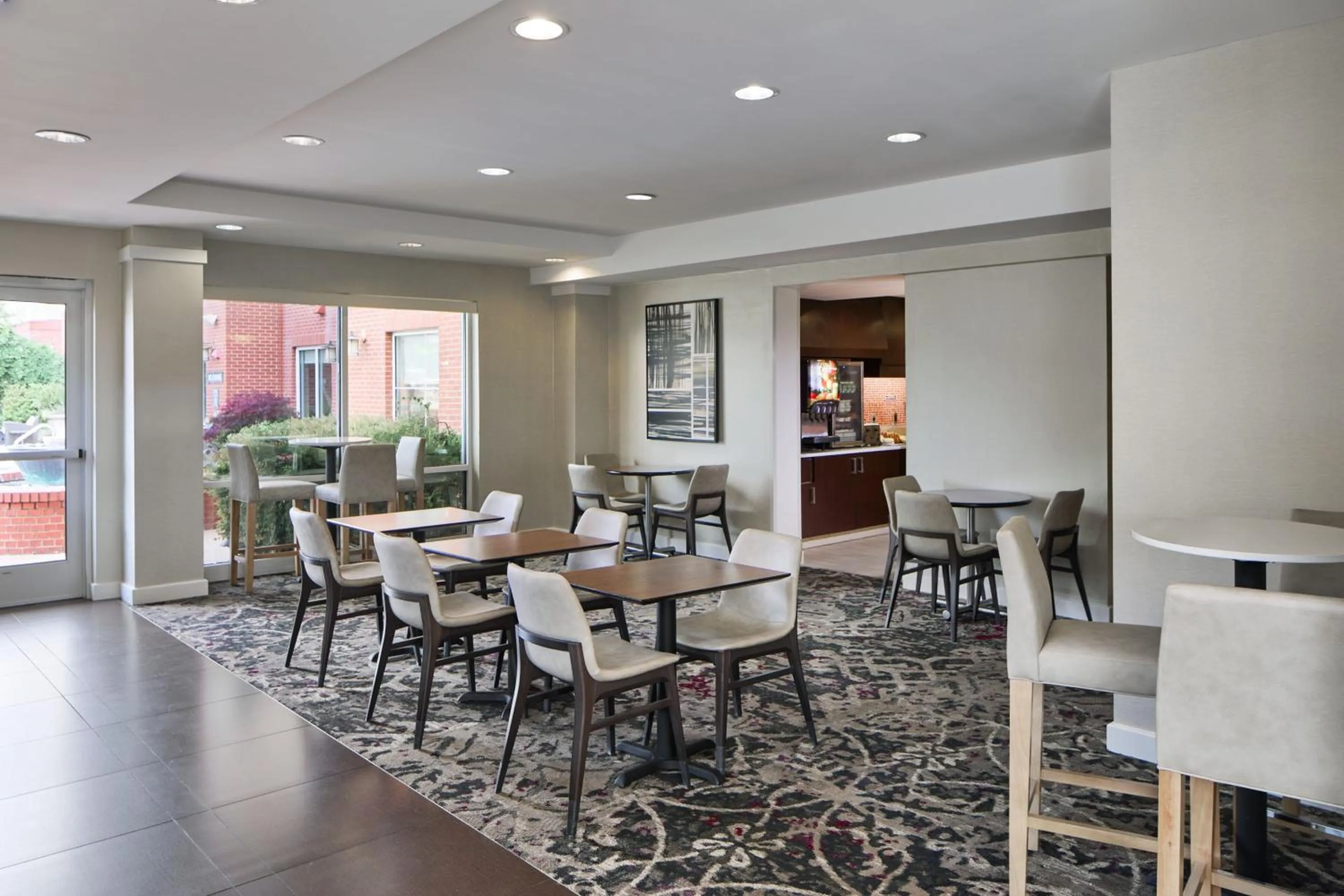 Restaurant/places to eat in Residence Inn Atlanta NE/Duluth Sugarloaf