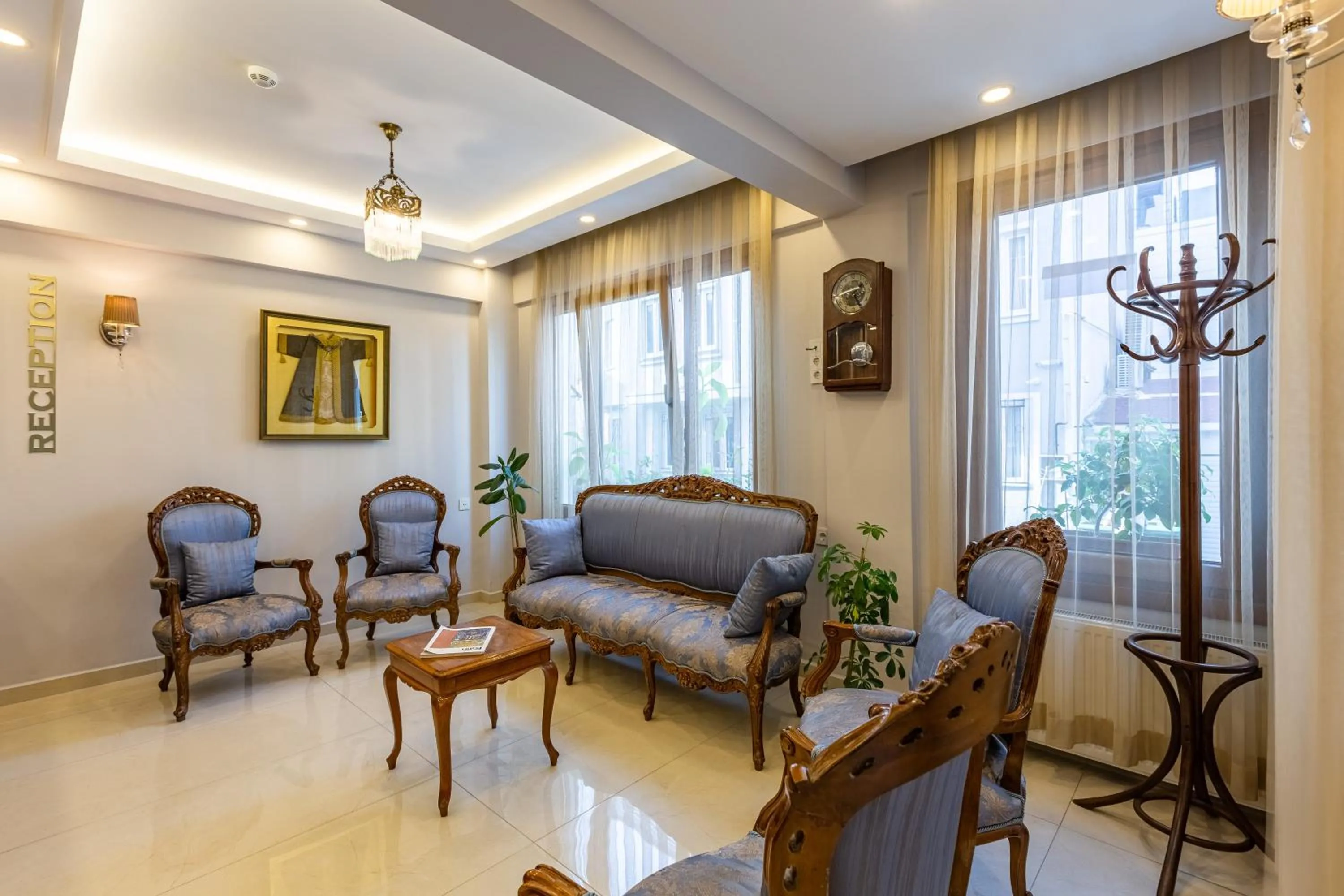 Lobby or reception in MENAR HOTEL&SUITES -Old City Sultanahmet