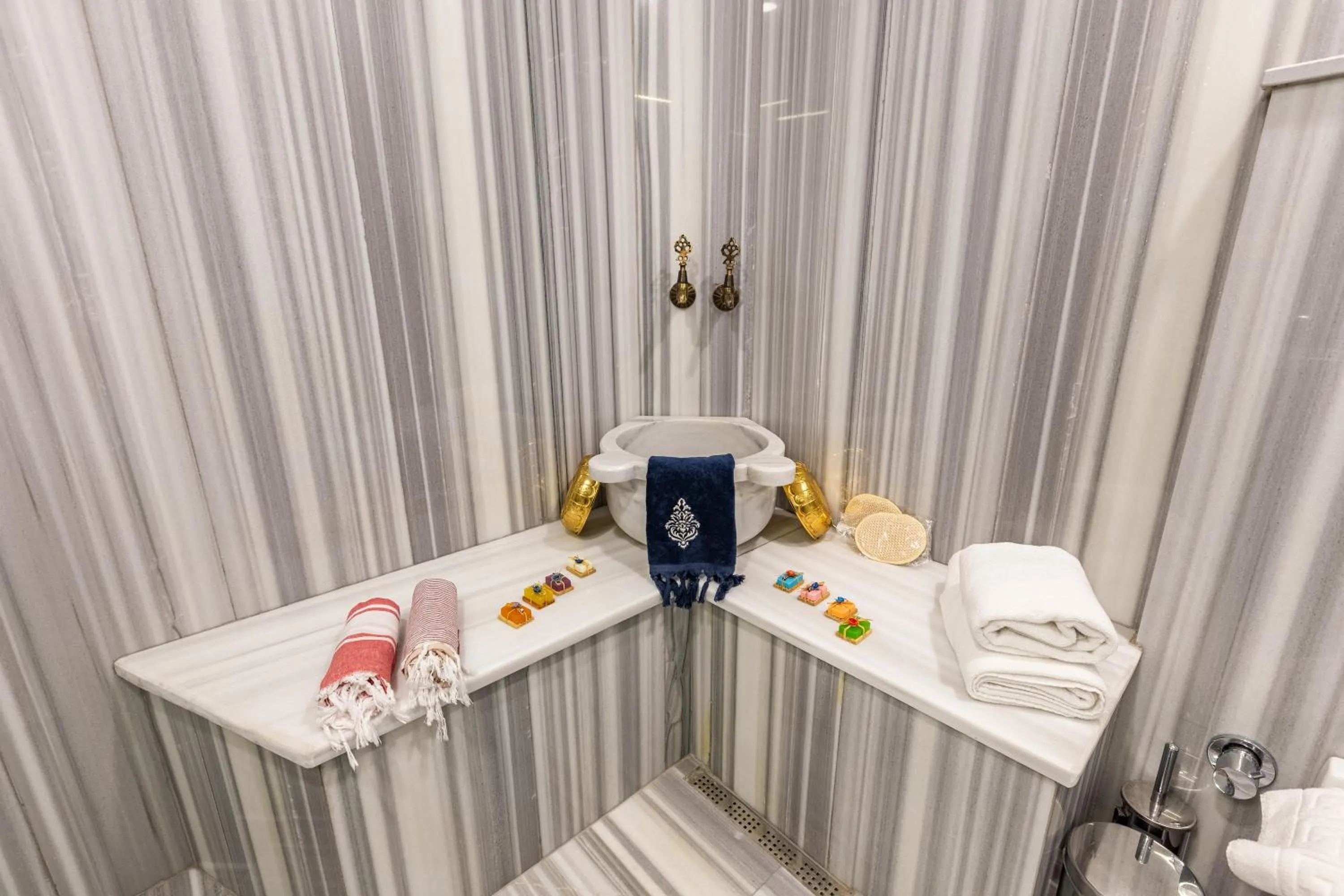 Shower in MENAR HOTEL&SUITES -Old City Sultanahmet