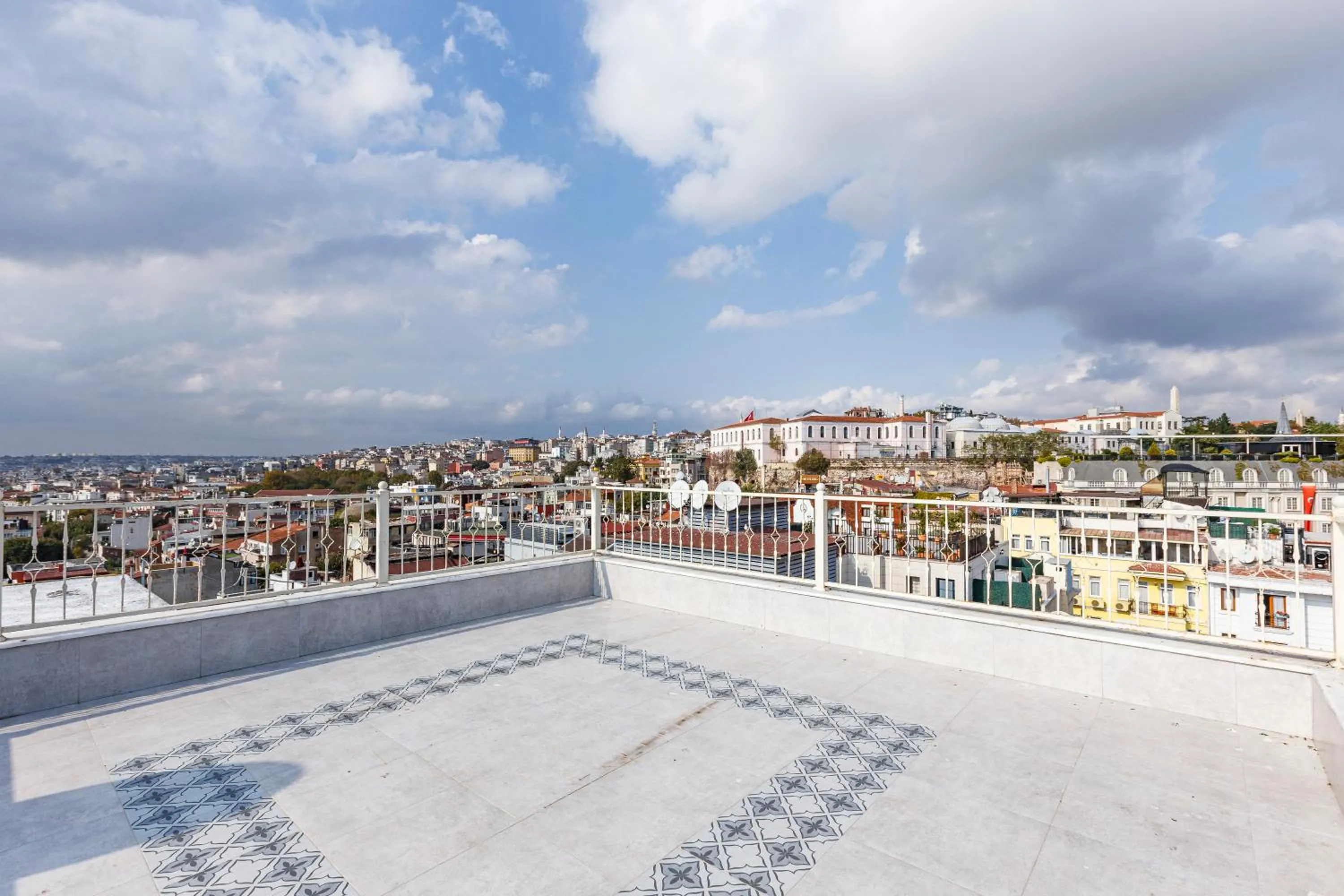 Spring in MENAR HOTEL&SUITES -Old City Sultanahmet