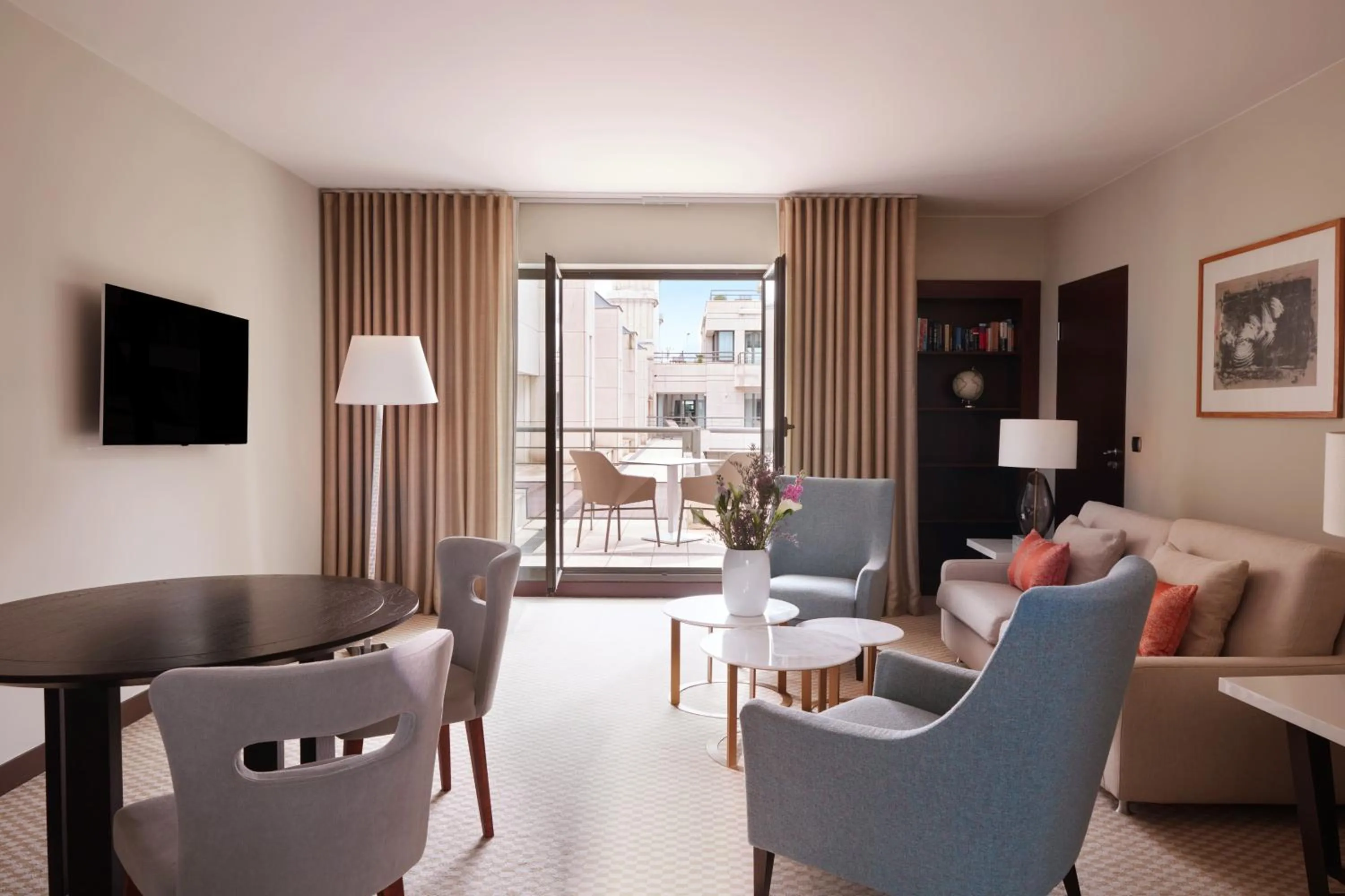 Living room in Hyatt Regency Nice Palais de la Méditerranée