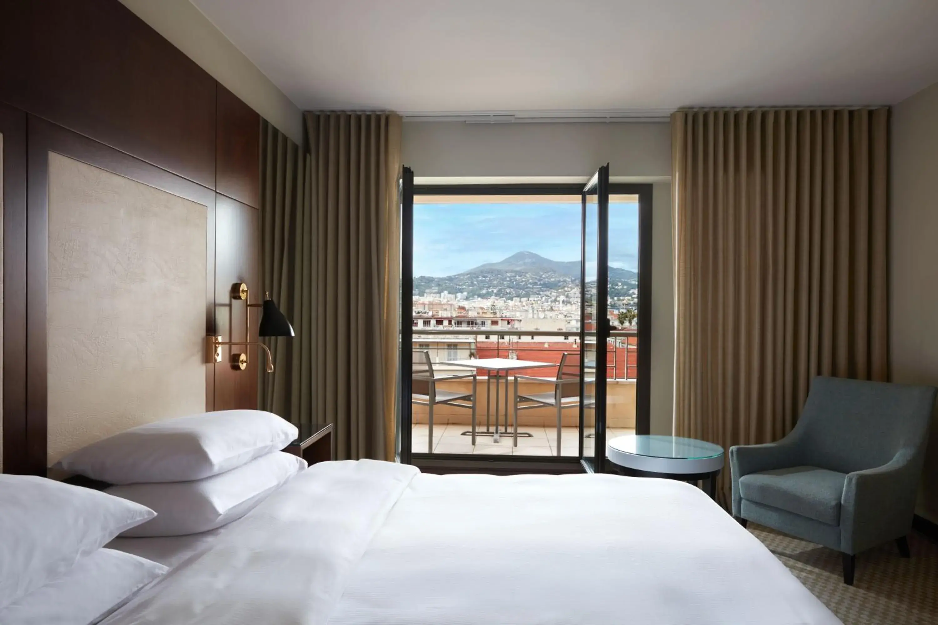 King Room with Mountain View in Hyatt Regency Nice Palais de la Méditerranée King Room with Mountain View in Hyatt Regency Nice Palais de la Méditerranée