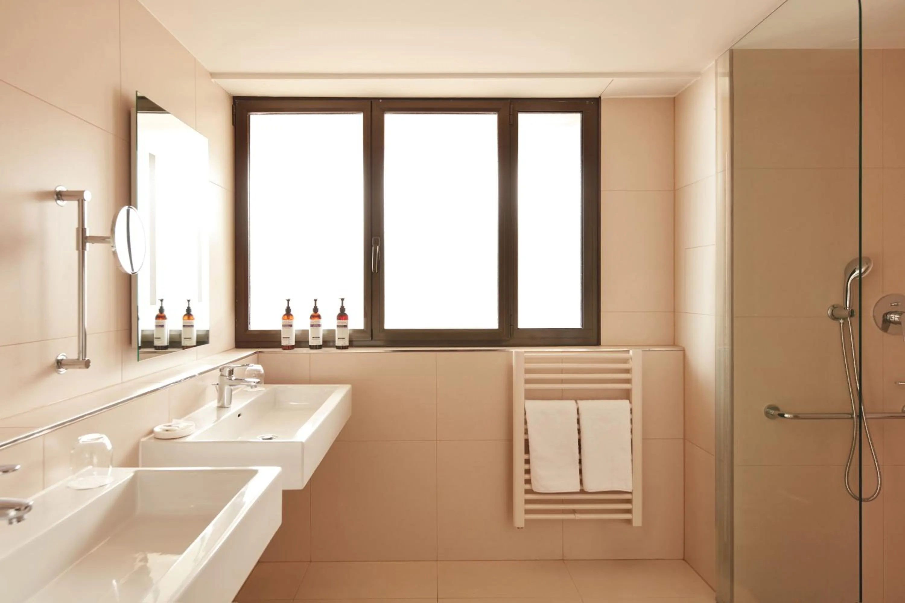 Bathroom in Hyatt Regency Nice Palais de la Méditerranée