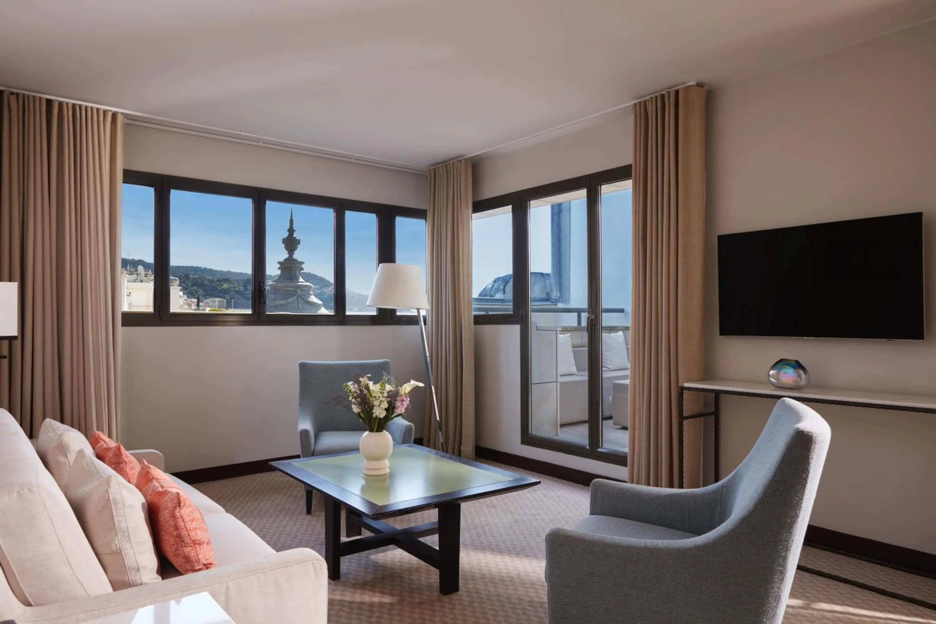 Living room in Hyatt Regency Nice Palais de la Méditerranée