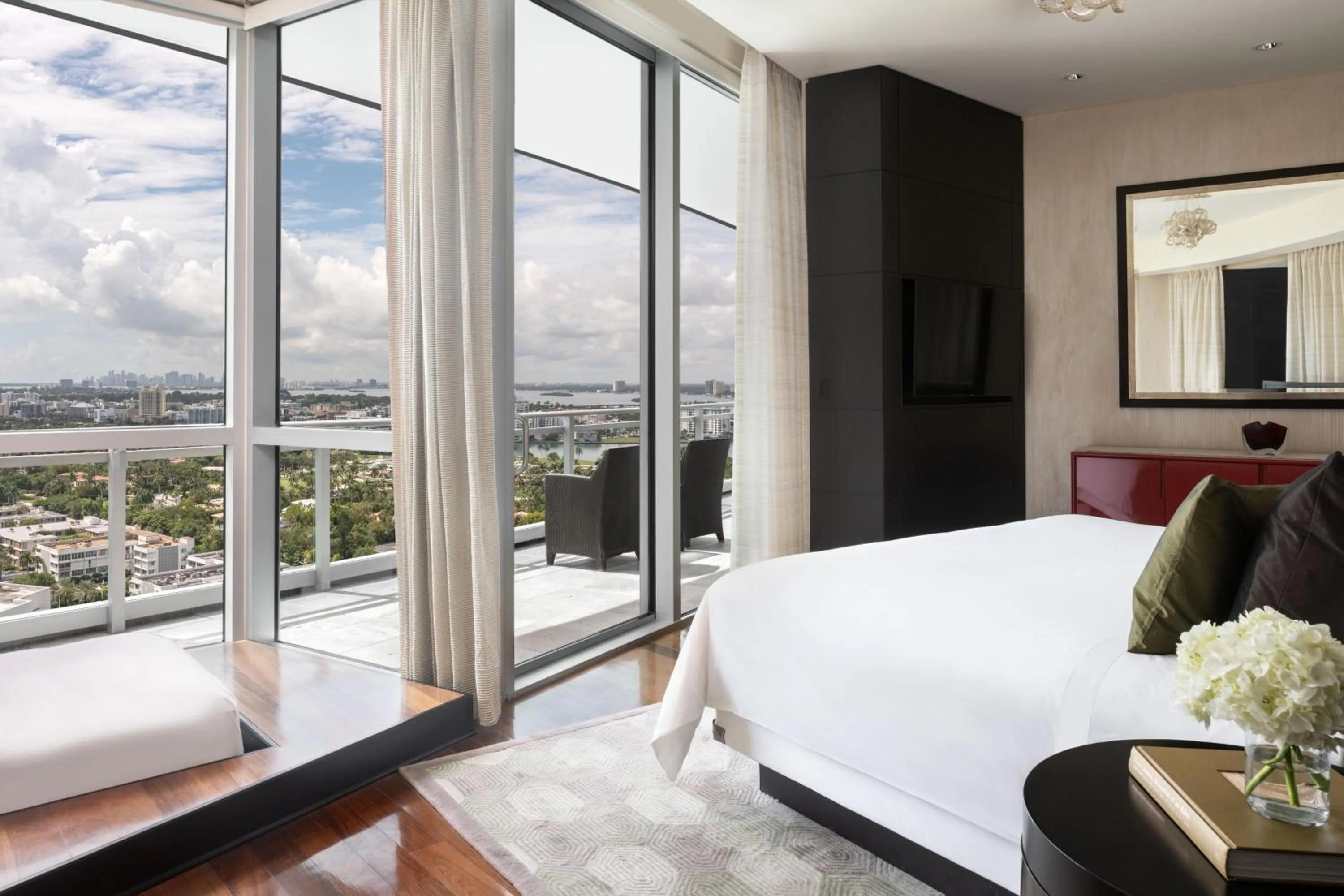 Bedroom, Bed in The Ritz-Carlton Bal Harbour, Miami