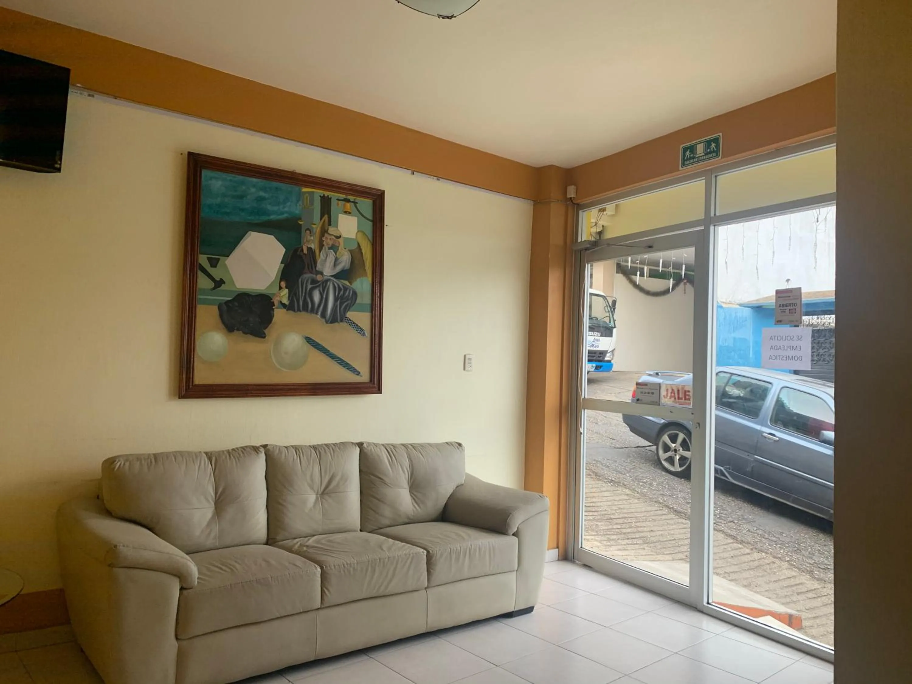 TV and multimedia in Hotel Renacimiento