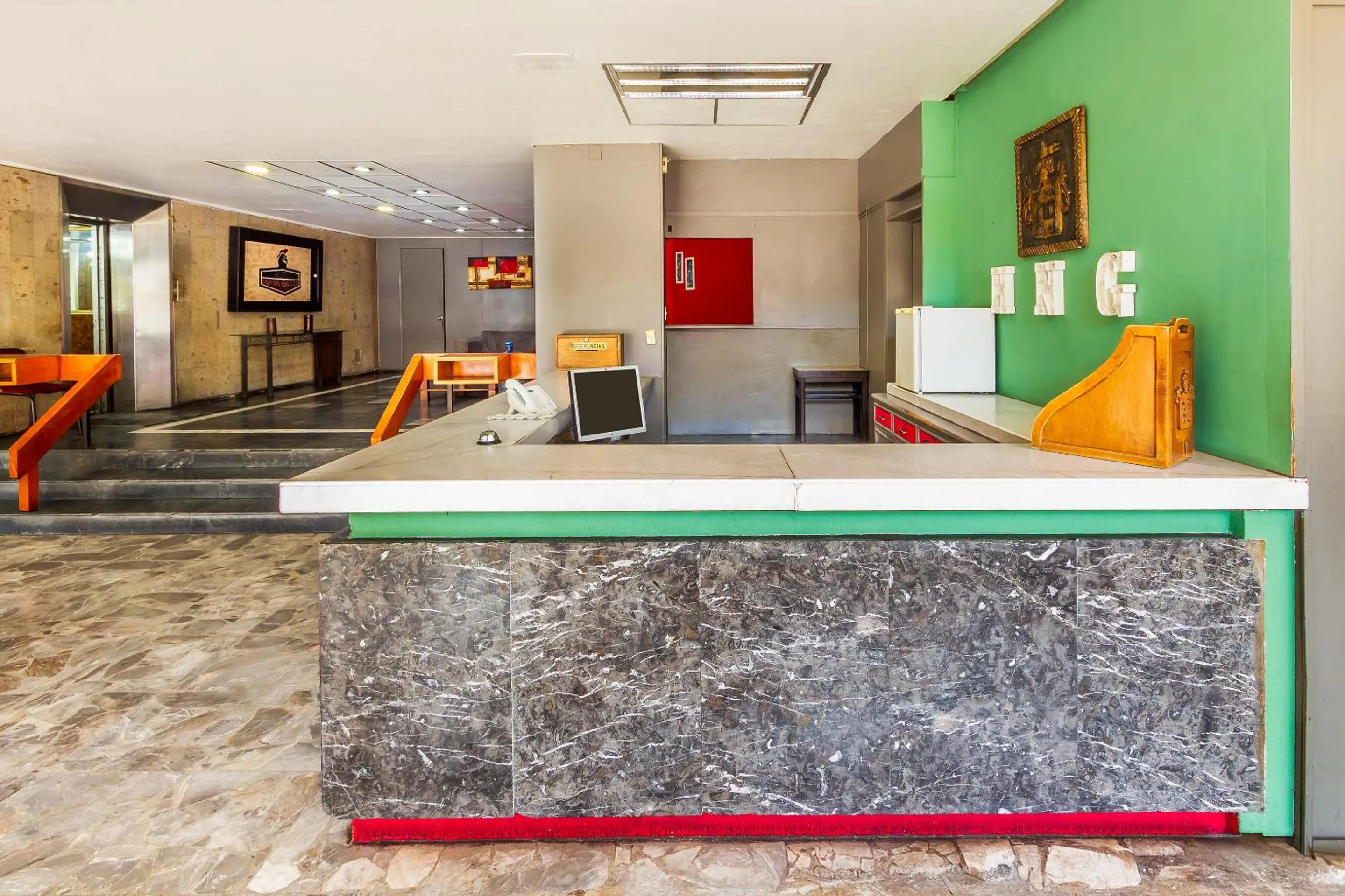 Lobby or reception in Capital O Nueva Galicia, Guadalajara centro downtown