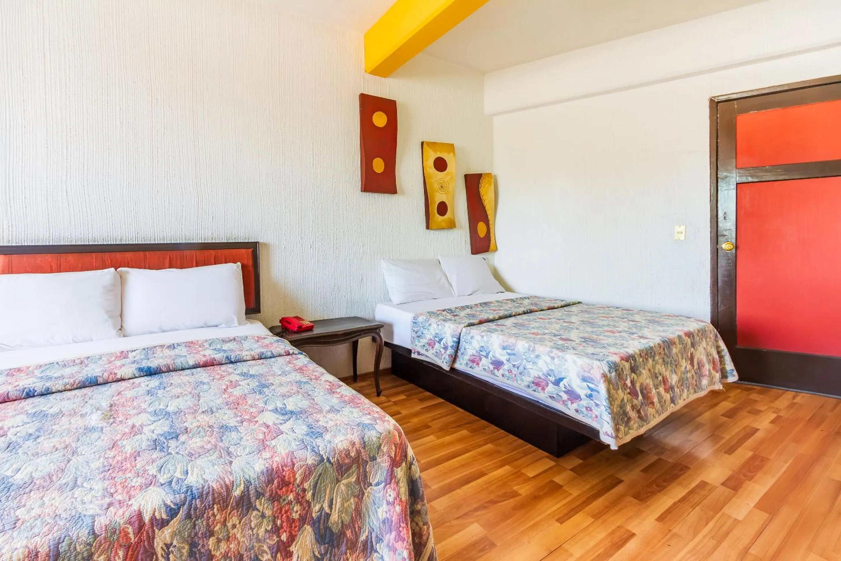 Bedroom, Bed in Capital O Nueva Galicia, Guadalajara centro downtown