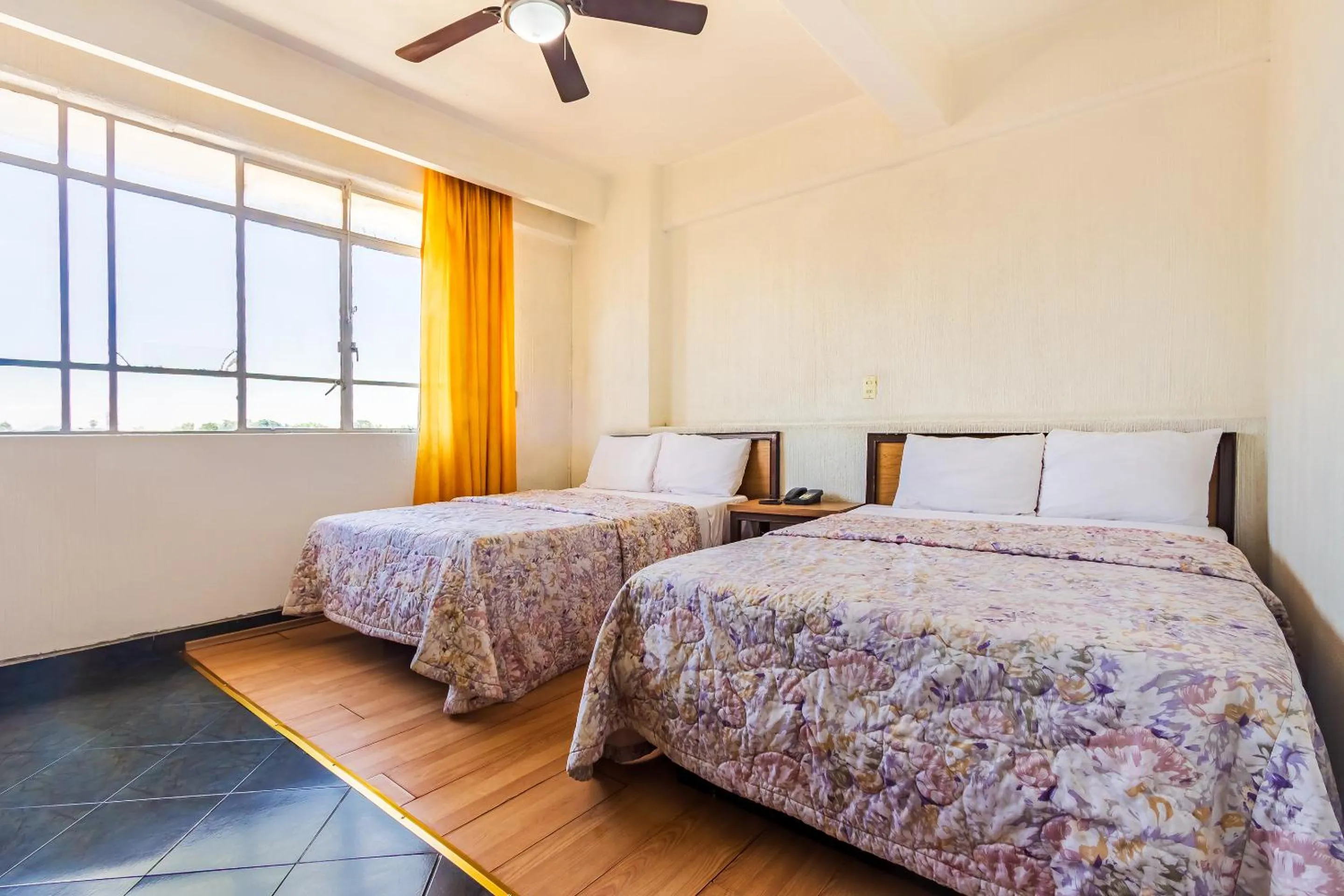 Bedroom, Bed in Capital O Nueva Galicia, Guadalajara centro downtown