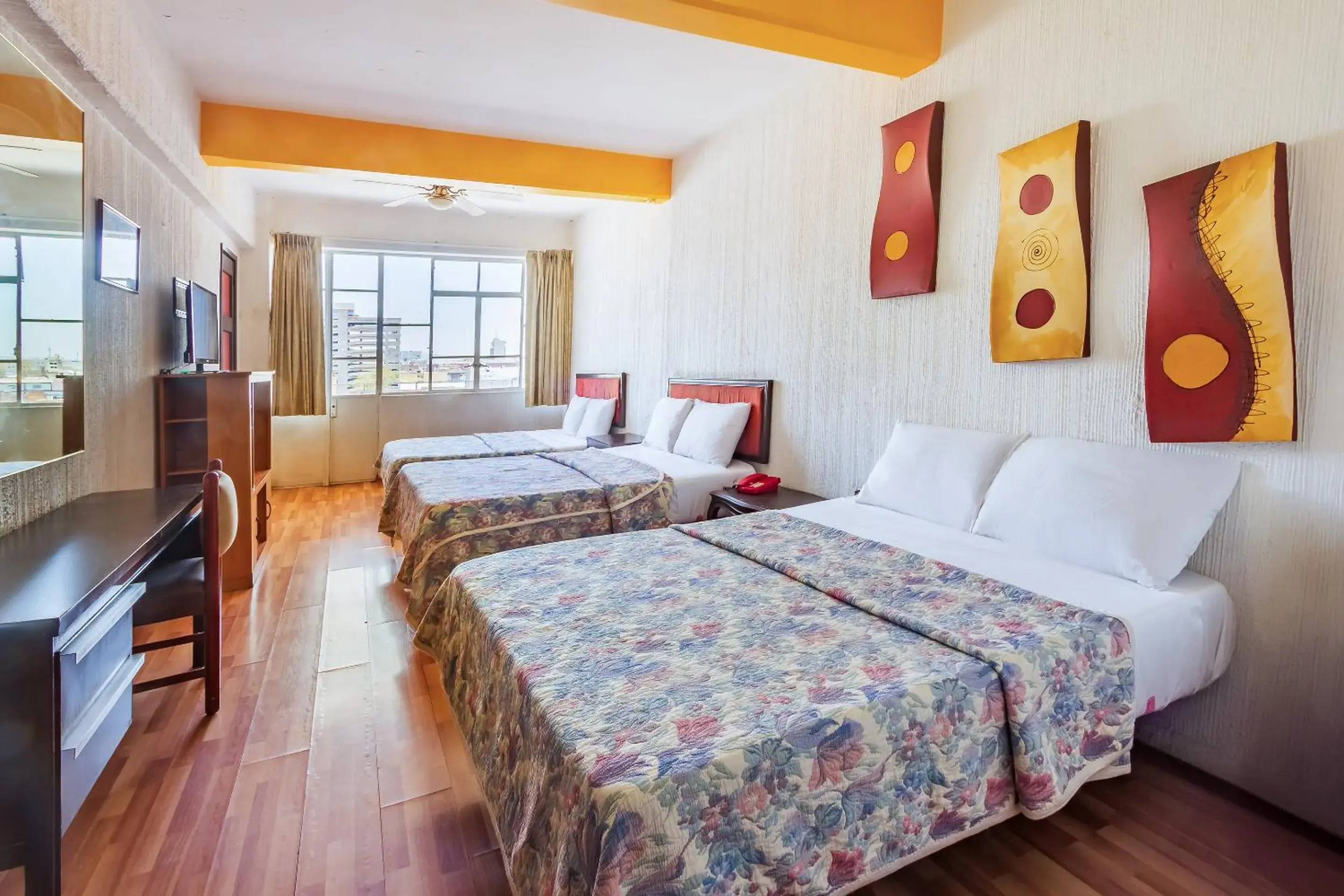 Standard Family Room in Capital O Nueva Galicia, Guadalajara centro downtown Standard Family Room in Capital O Nueva Galicia, Guadalajara centro downtown