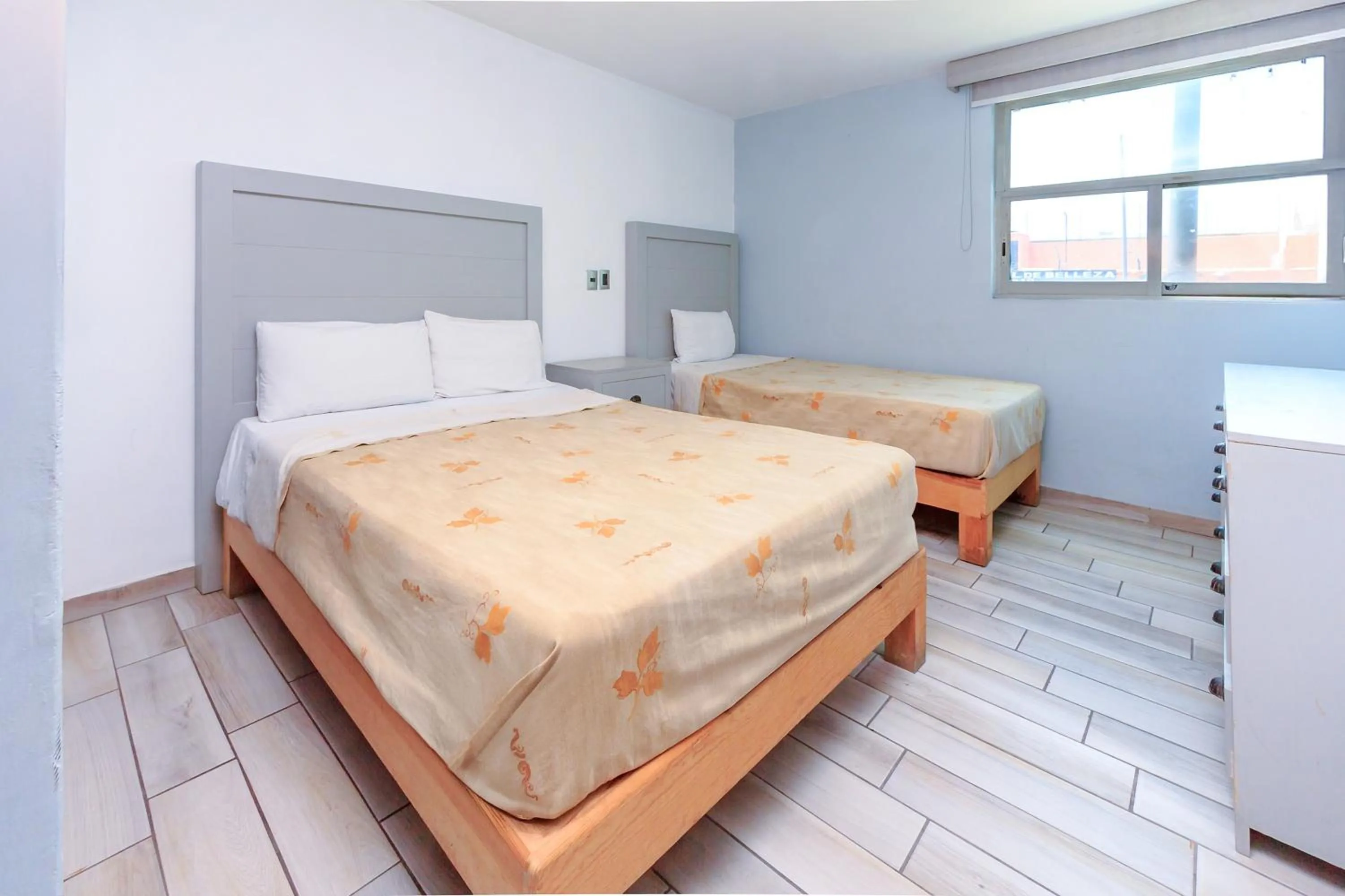 Bedroom, Bed in OYO Hotel Colon Express