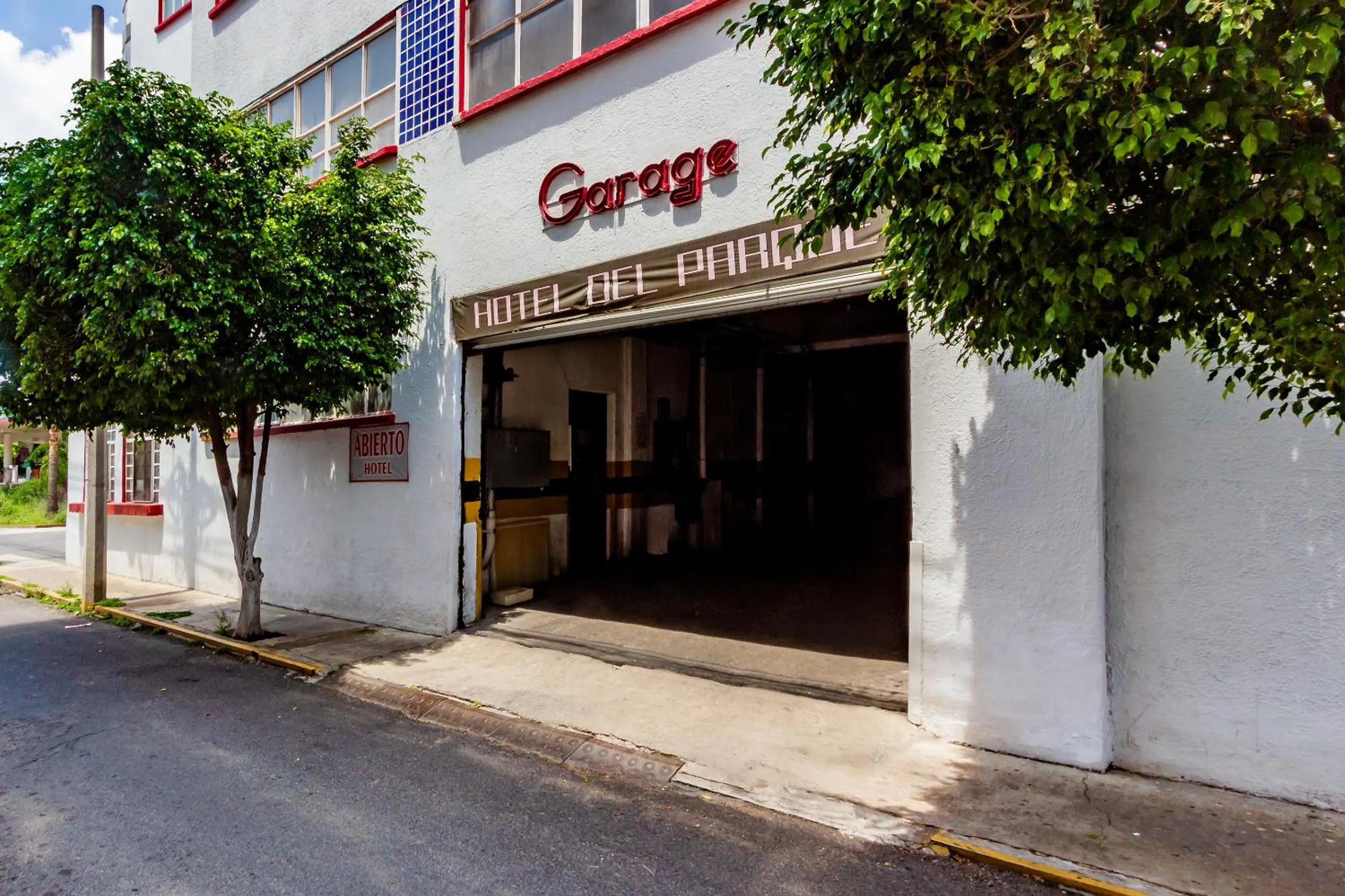 Parking in OYO Hotel Del Parque