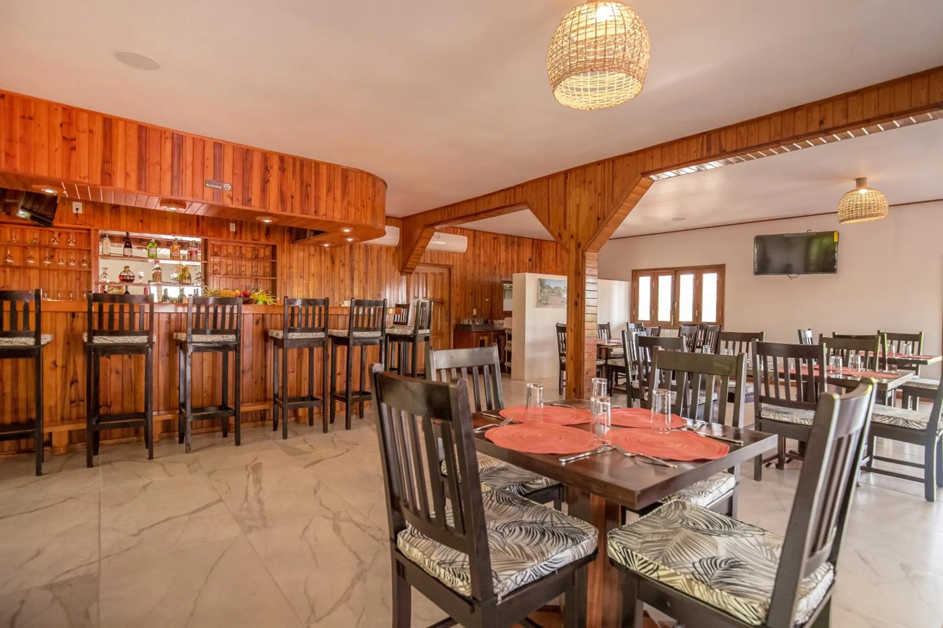 Falling Leaves Lodge