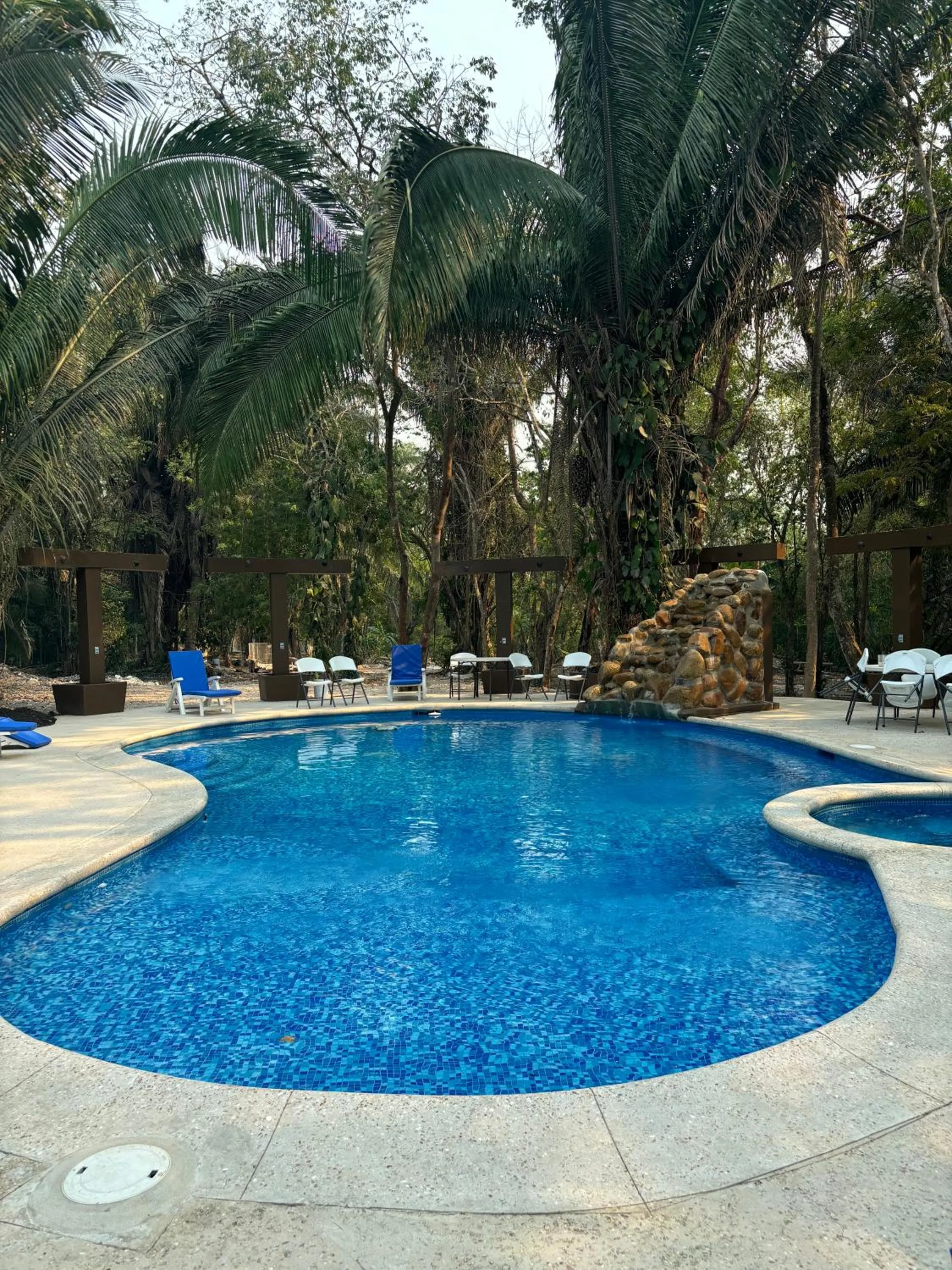 Swimming pool in Falling Leaves Lodge