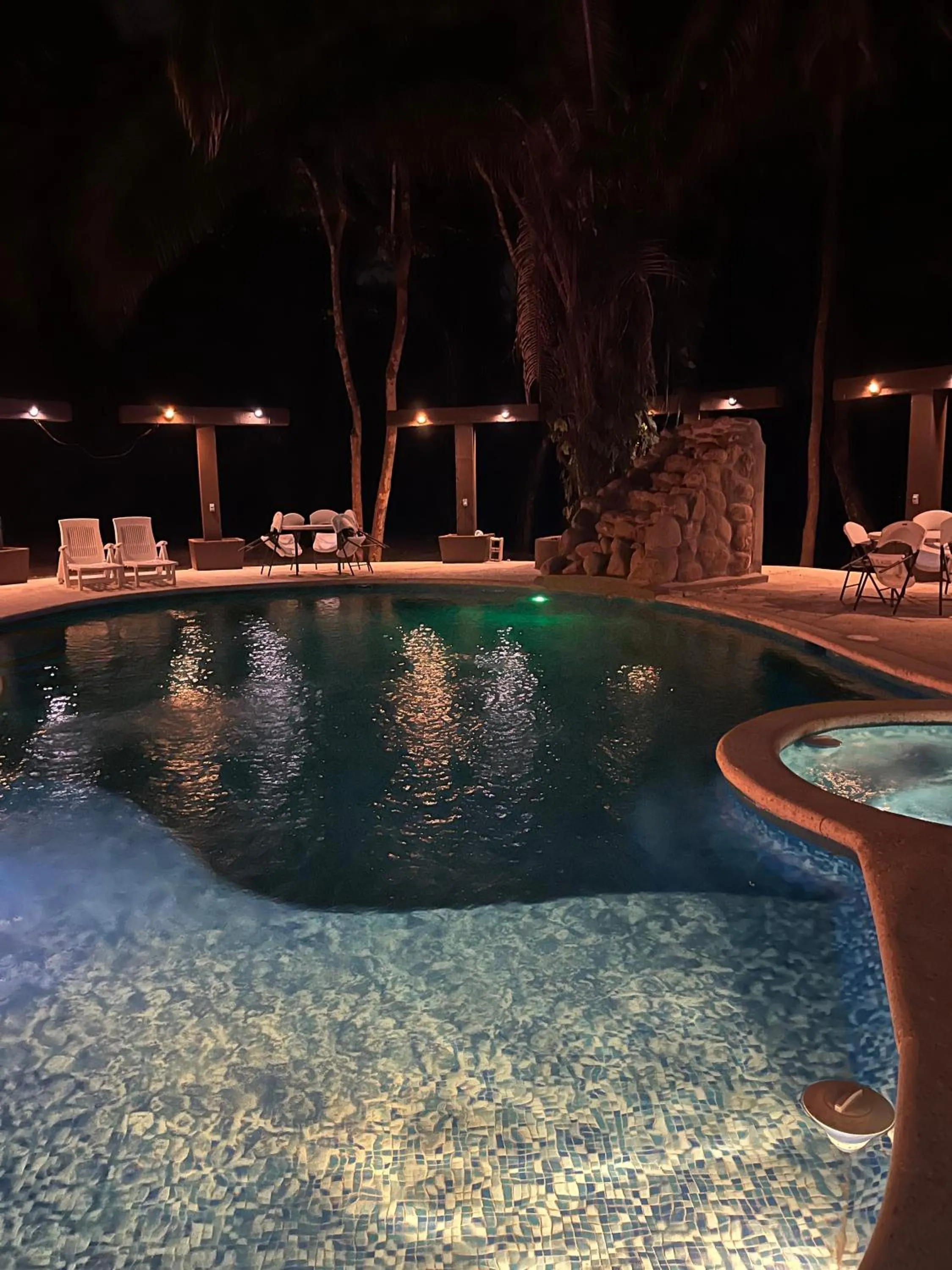 Night in Falling Leaves Lodge