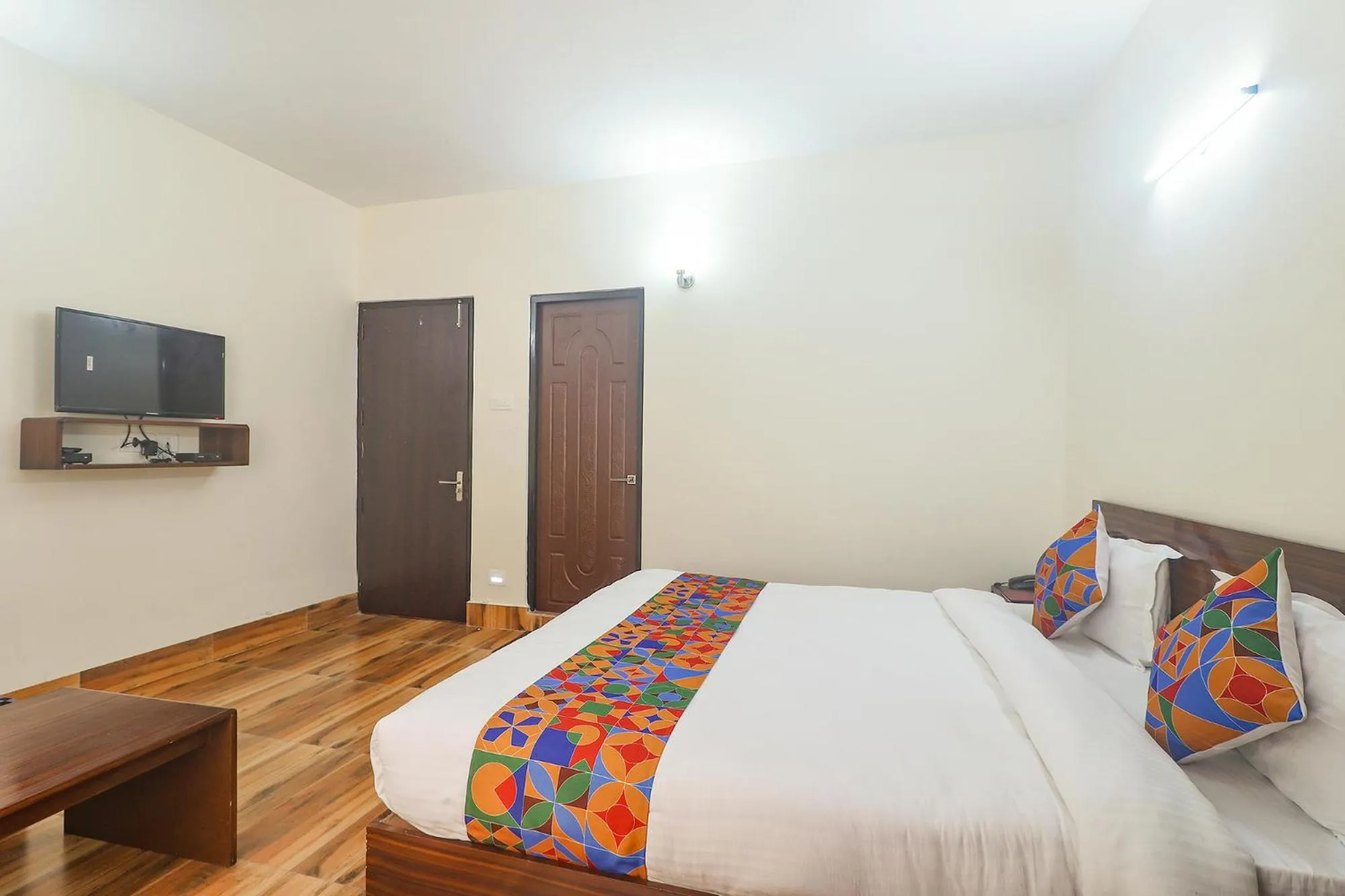 TV and multimedia, TV/Entertainment Center in FabHotel Kutighar Regency