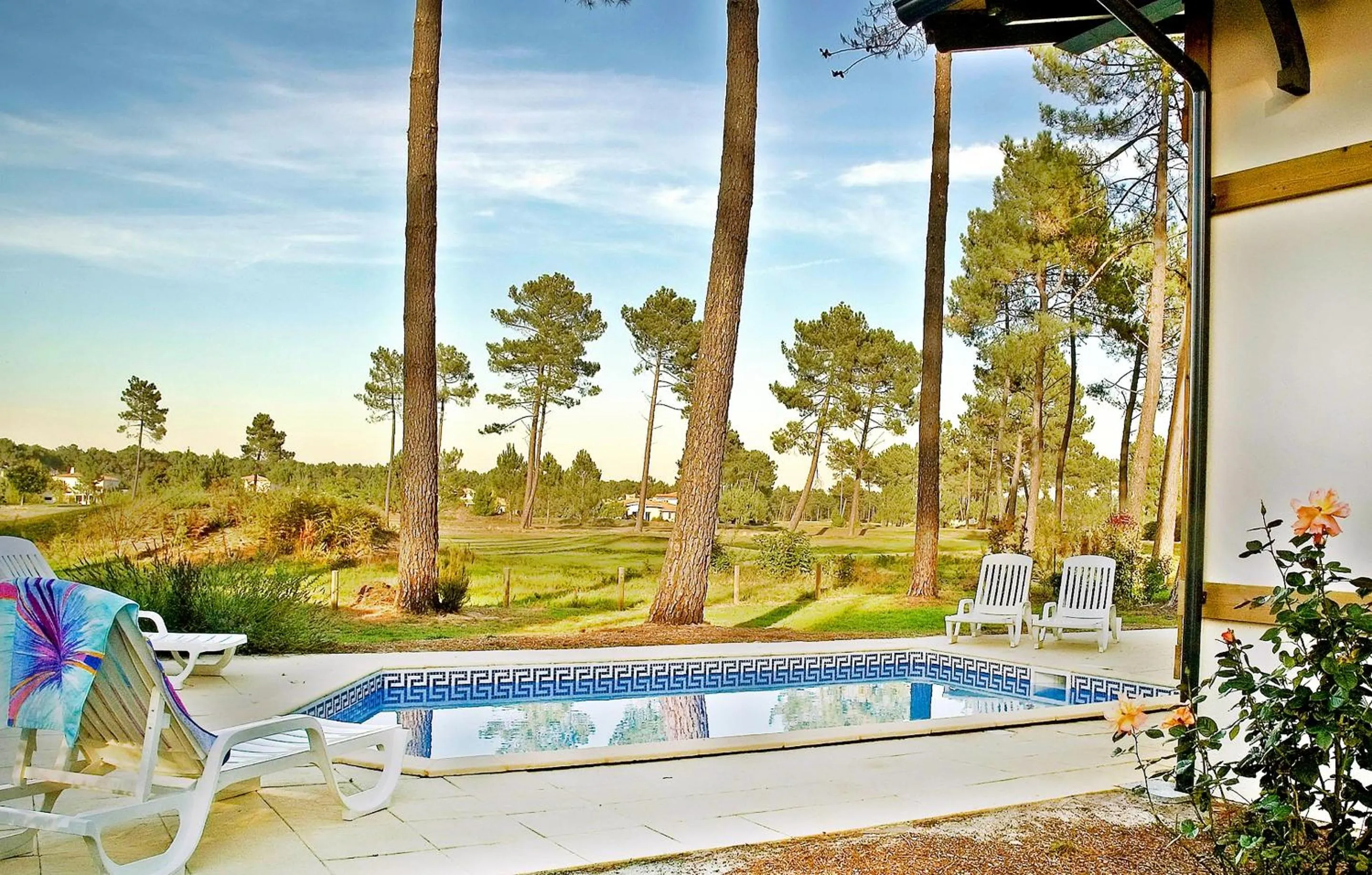 Swimming pool in Résidence Odalys Les Greens du Bassin