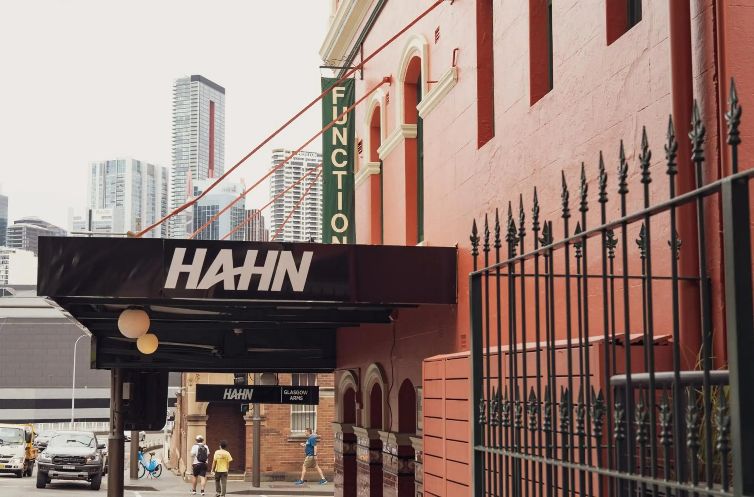 Property building in Glasgow Arms Hotel Ultimo Property building in Glasgow Arms Hotel Ultimo