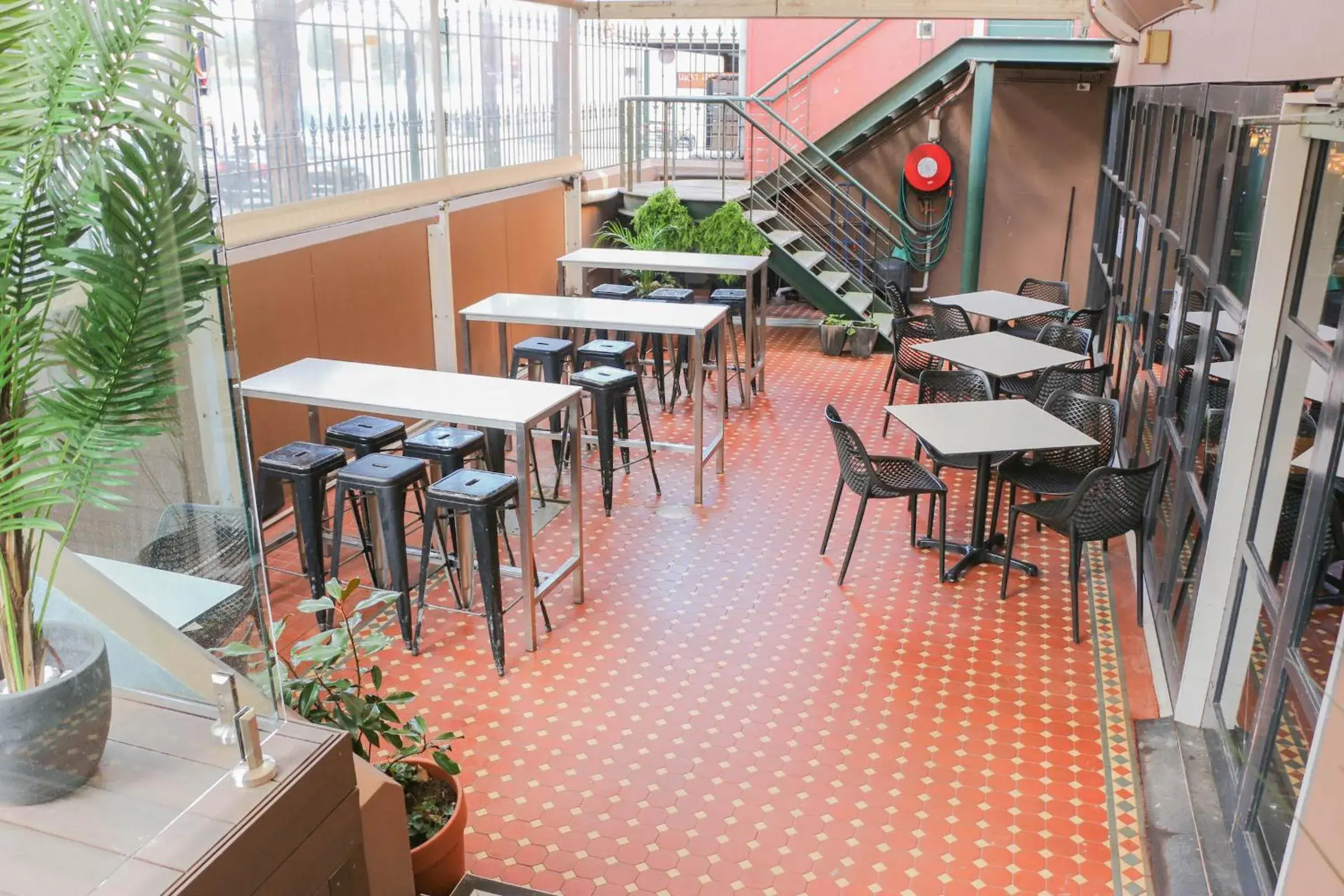 Lounge or bar in Glasgow Arms Hotel Ultimo Lounge or bar in Glasgow Arms Hotel Ultimo