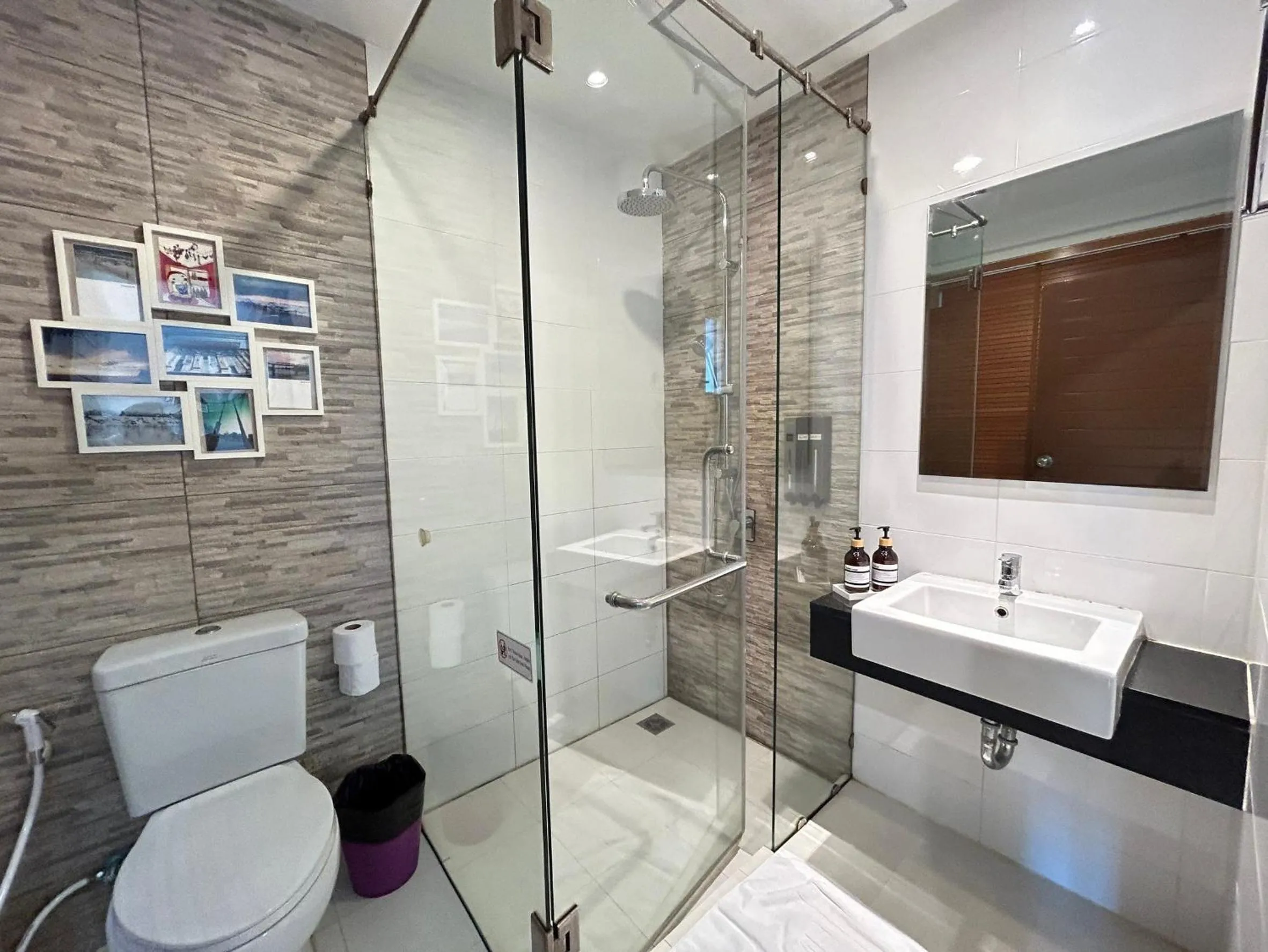 Shower in Clear House Resort - SHA Extra Plus