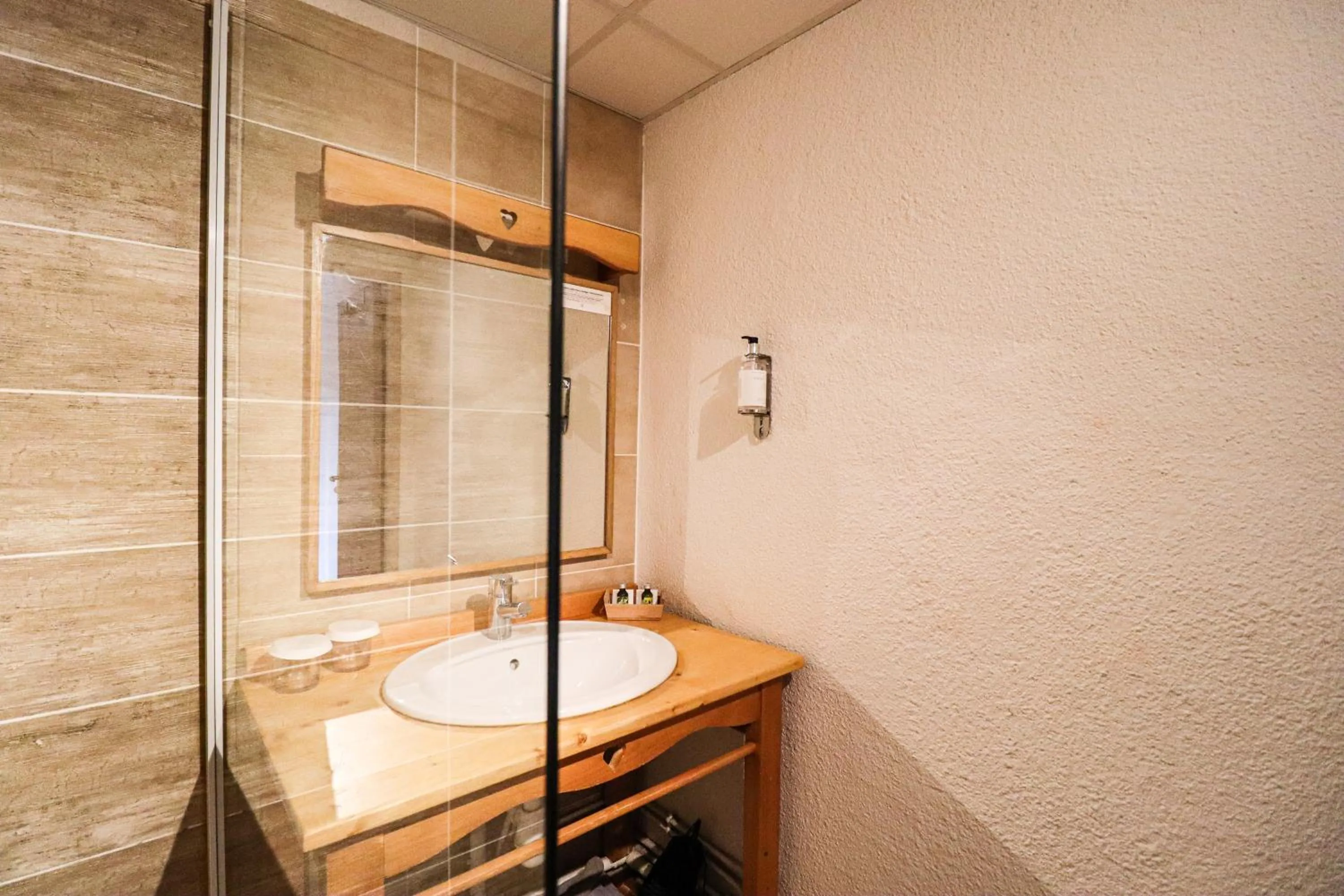 Shower in Domaine de l'Adoux