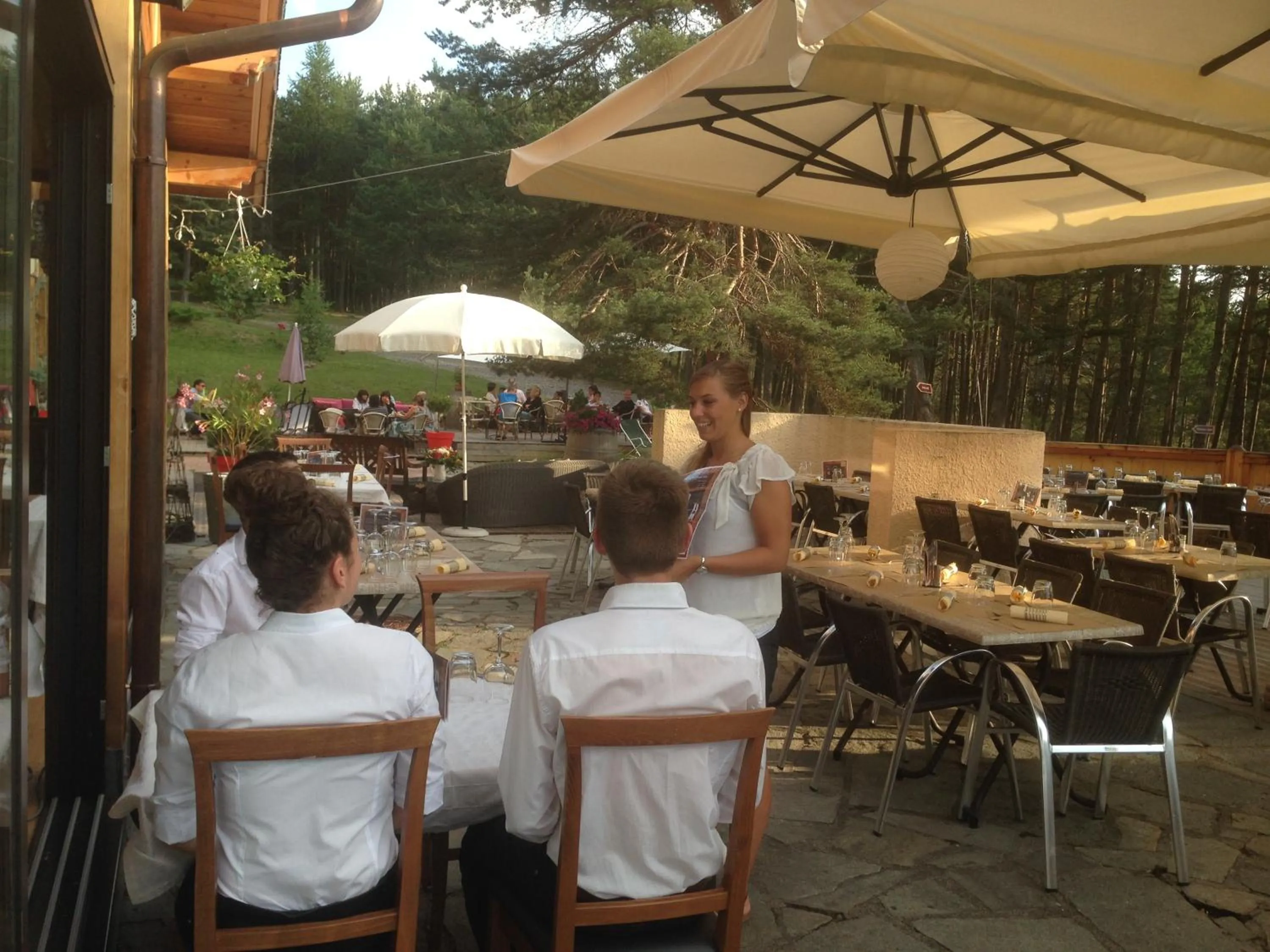 Restaurant/places to eat in Domaine de l'Adoux