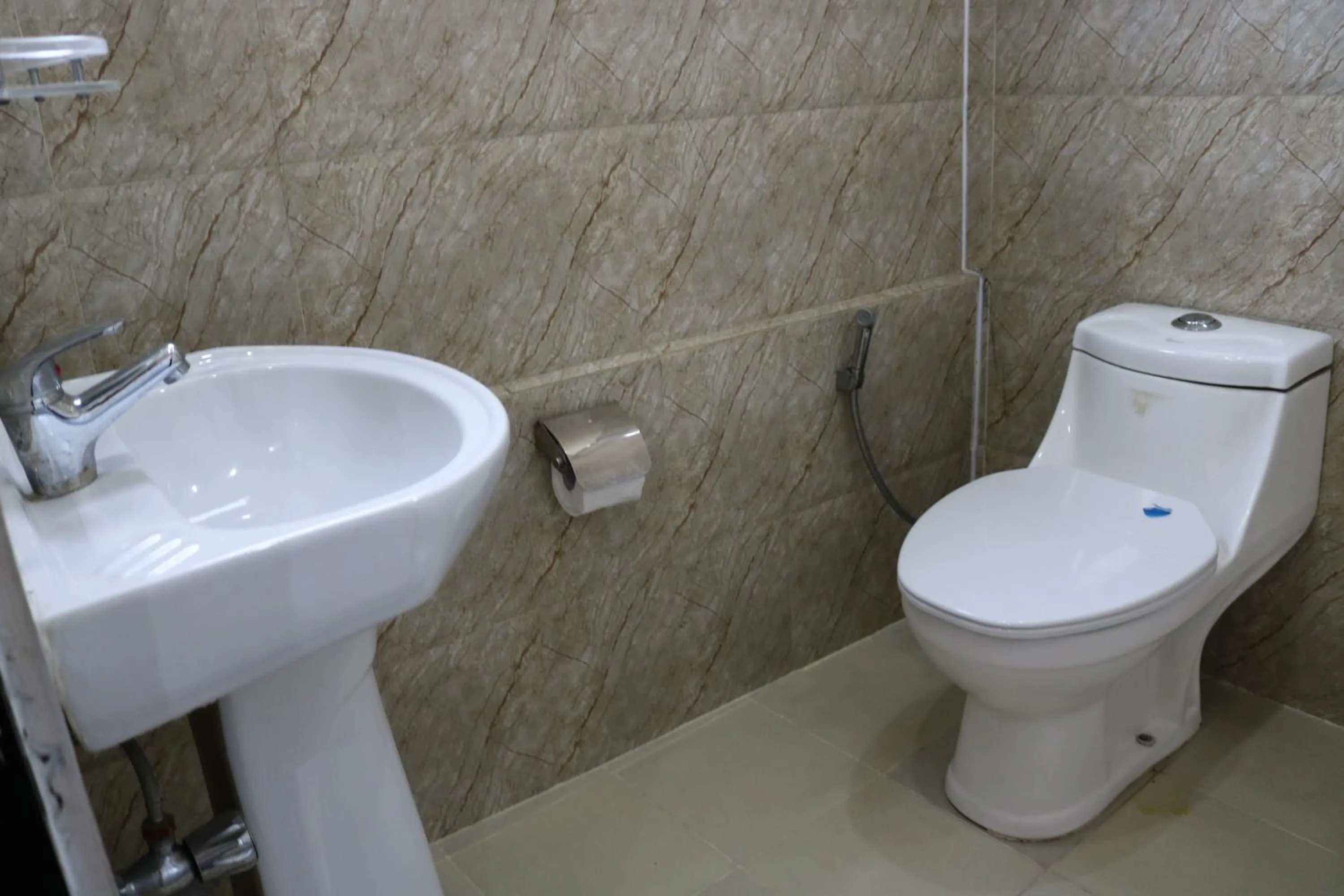 Shower in Kathmandu Peace Guesthouse