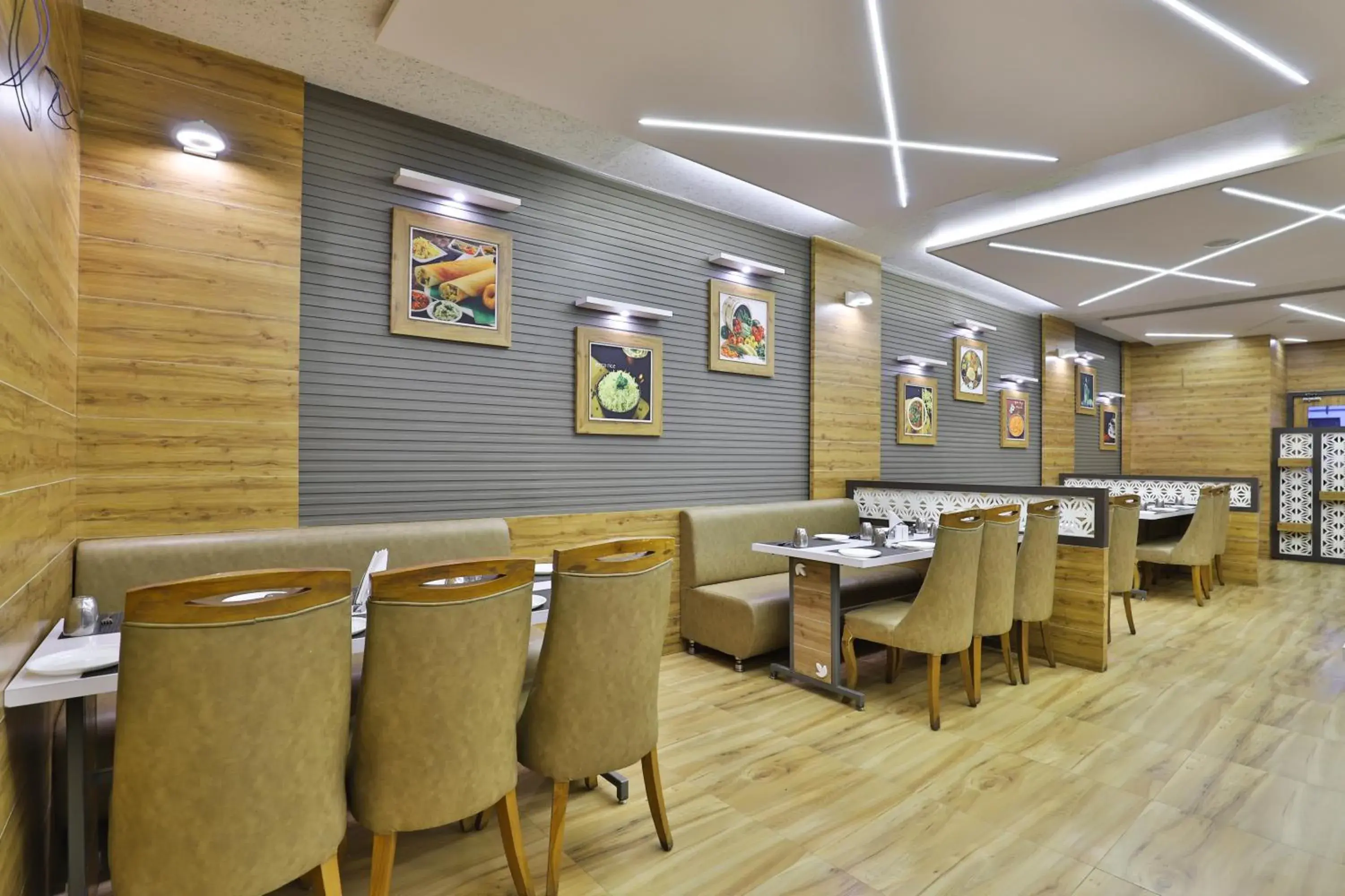 Restaurant/places to eat in The Square Somnath Restaurant/places to eat in The Square Somnath
