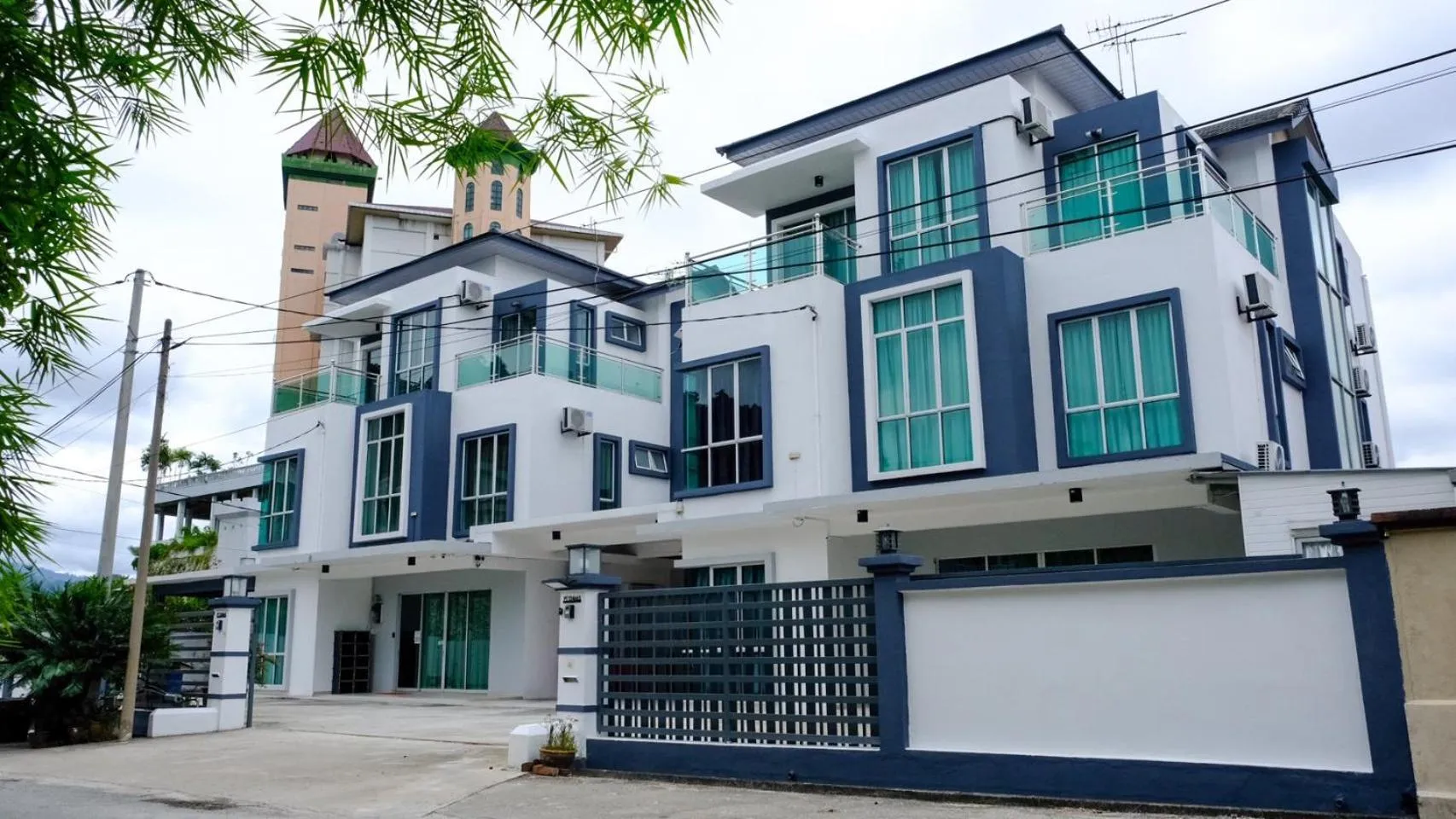 Property building in OK FAMILY VILLA