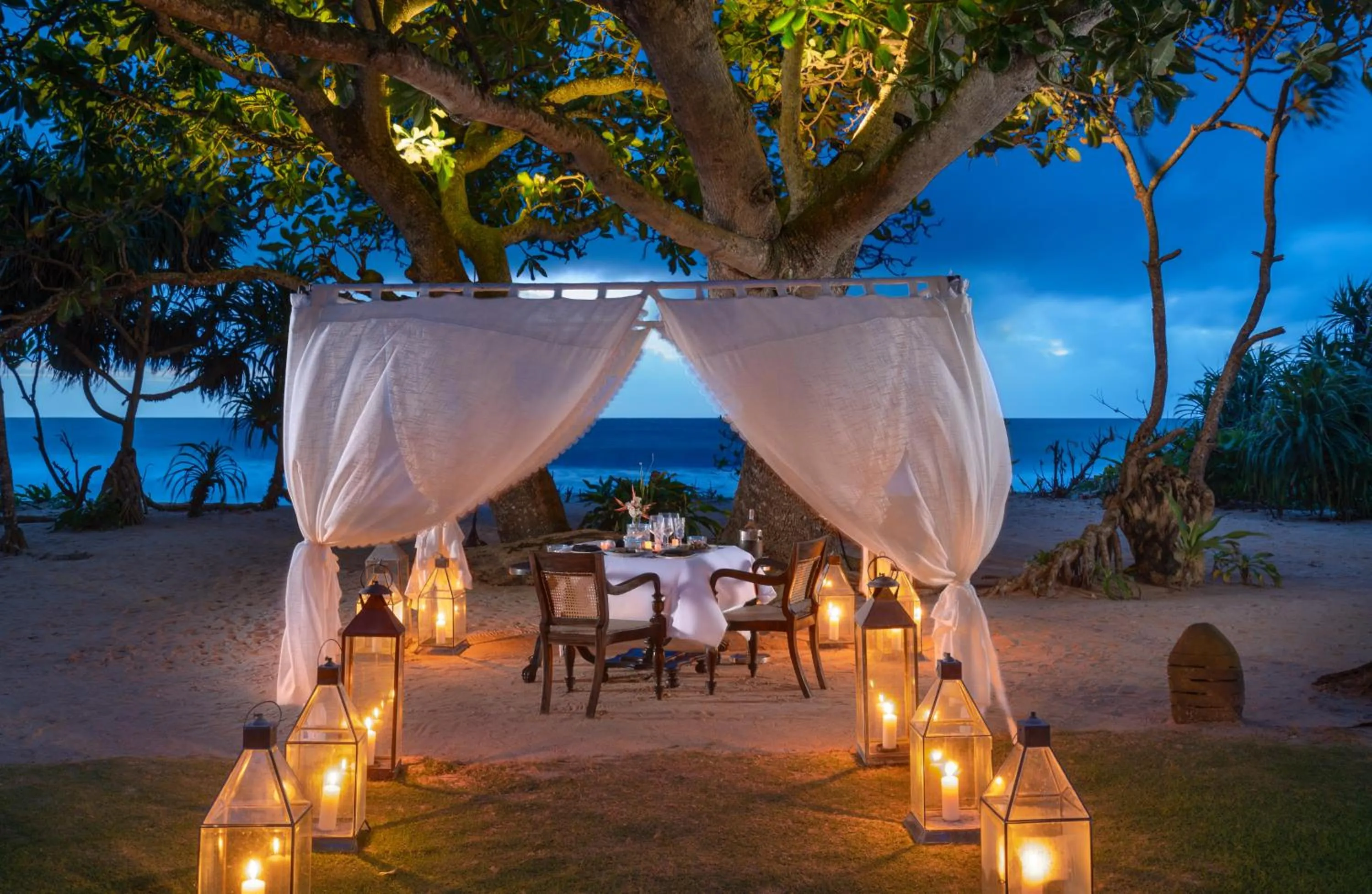 Dinner in Sundara by Mosvold