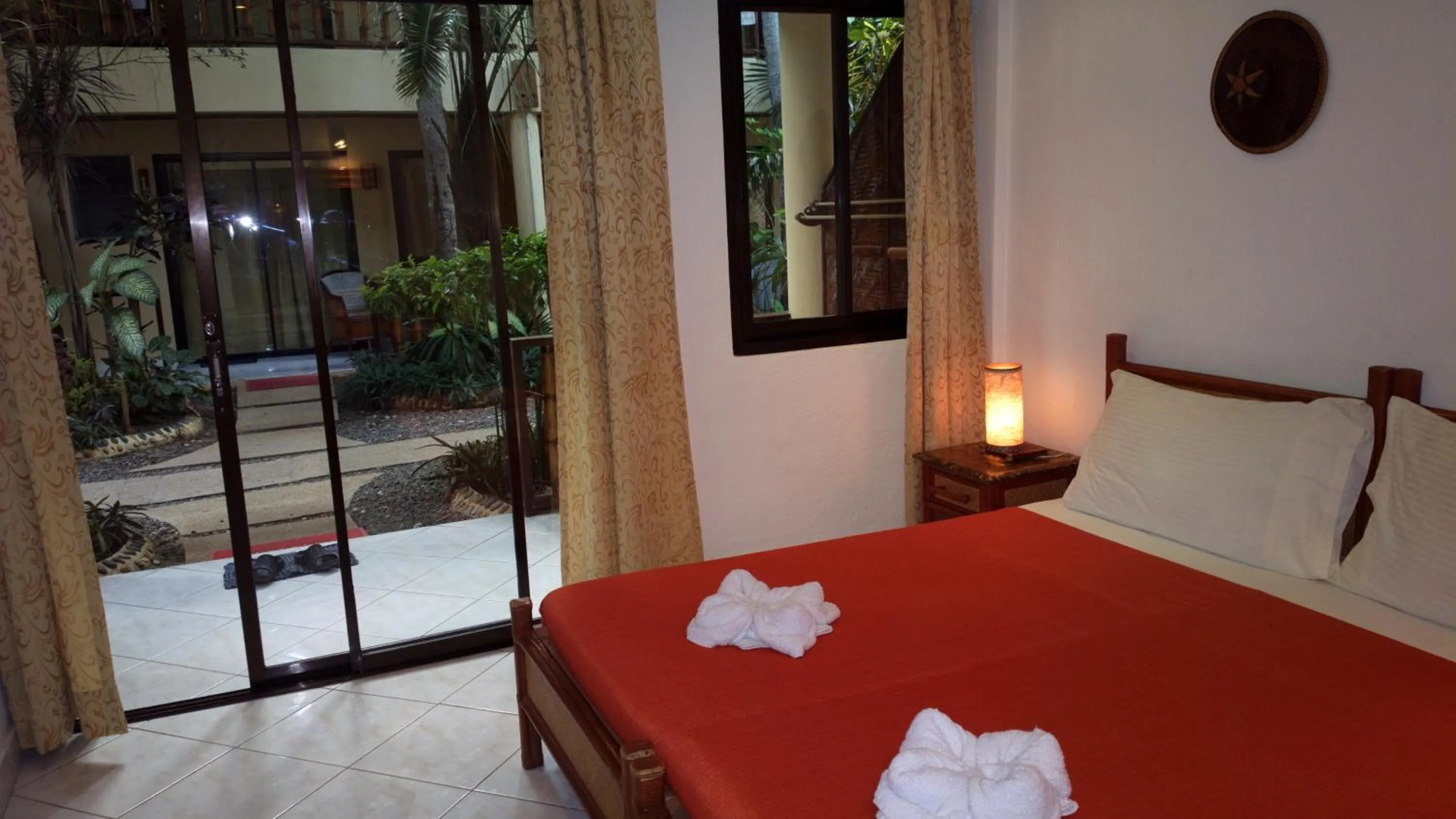 Balcony/Terrace, Bed in Alona Vida Beach Resort