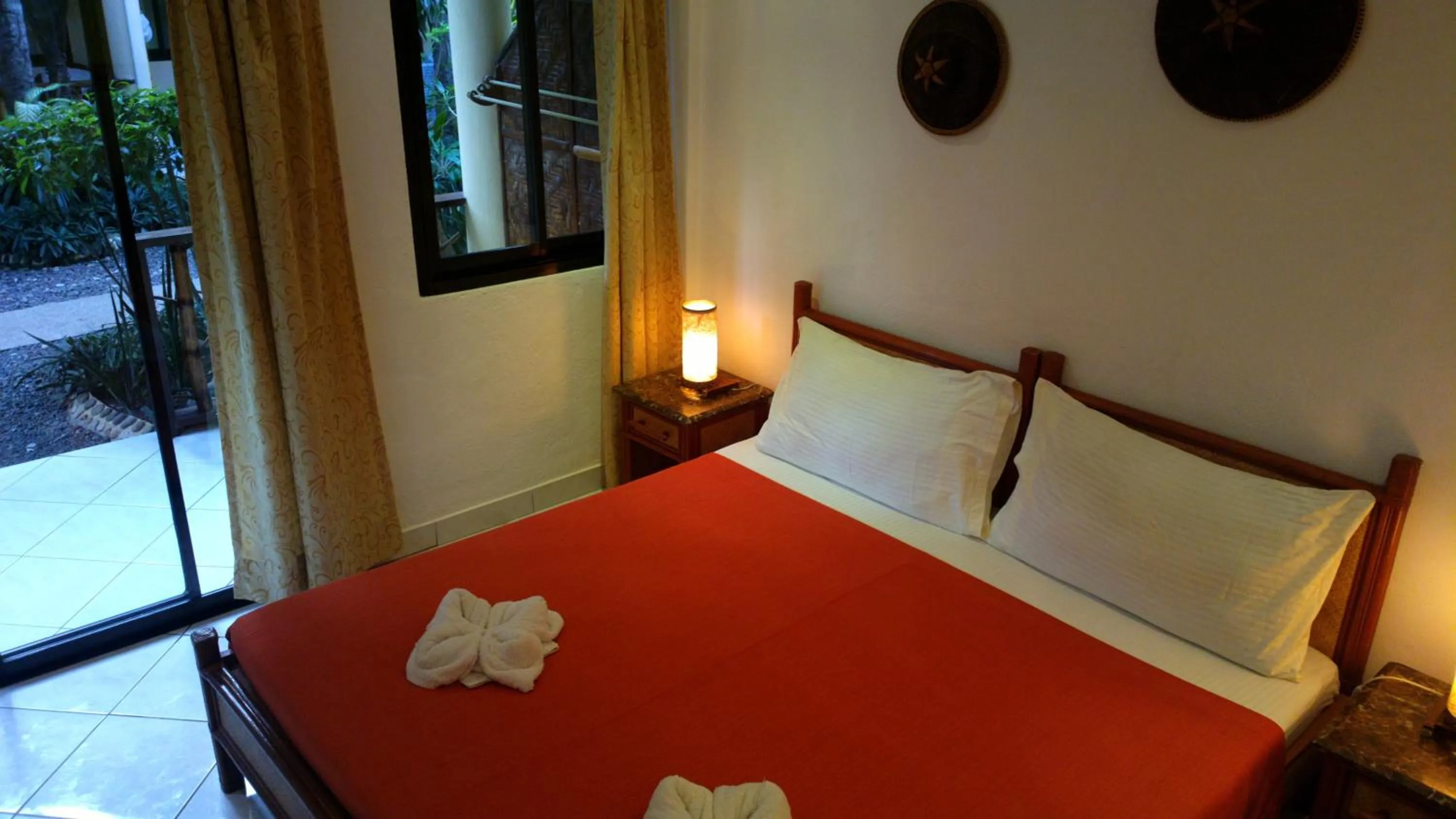 Photo of the whole room, Bed in Alona Vida Beach Resort