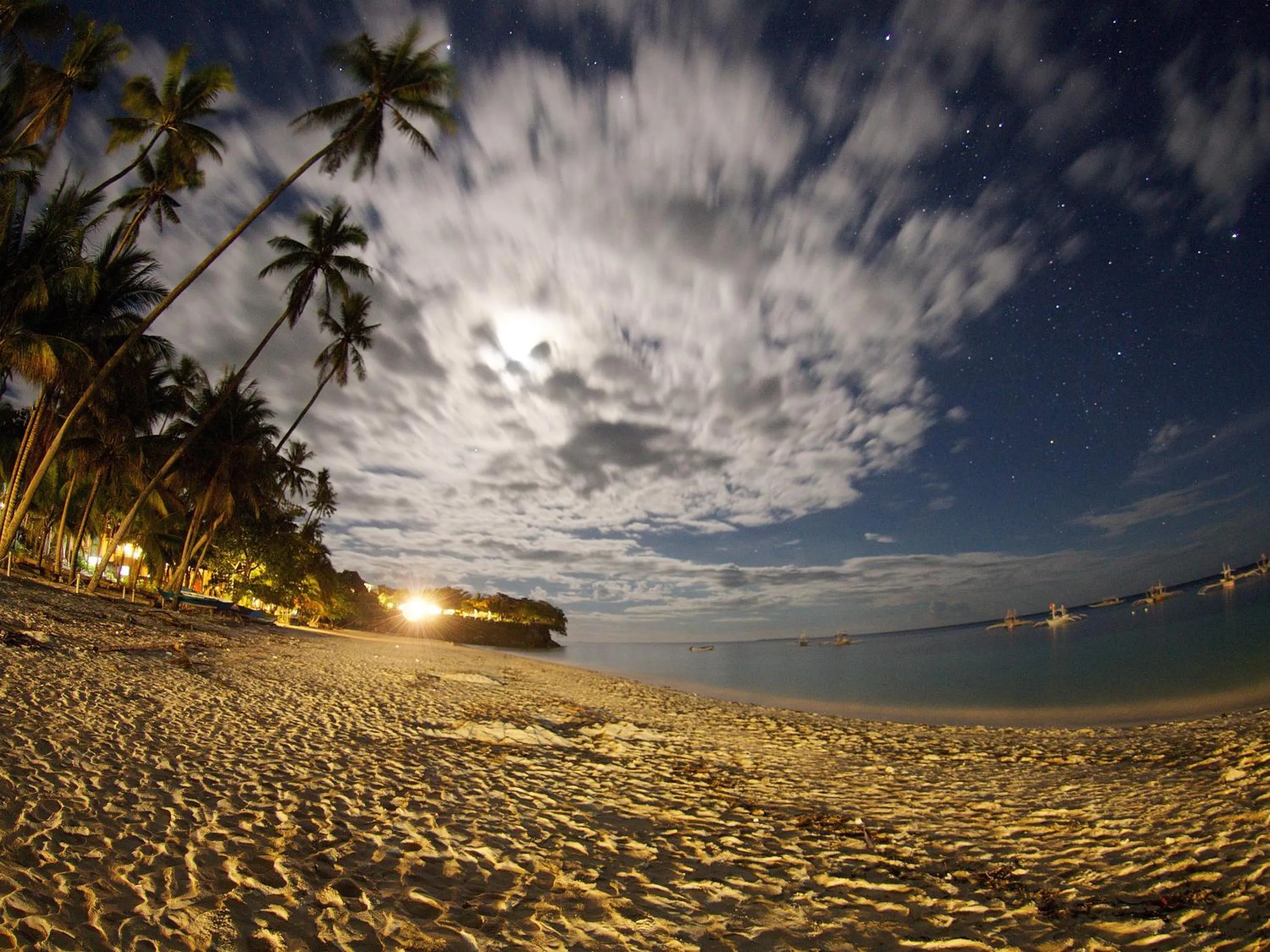 Beach in Alona Vida Beach Resort