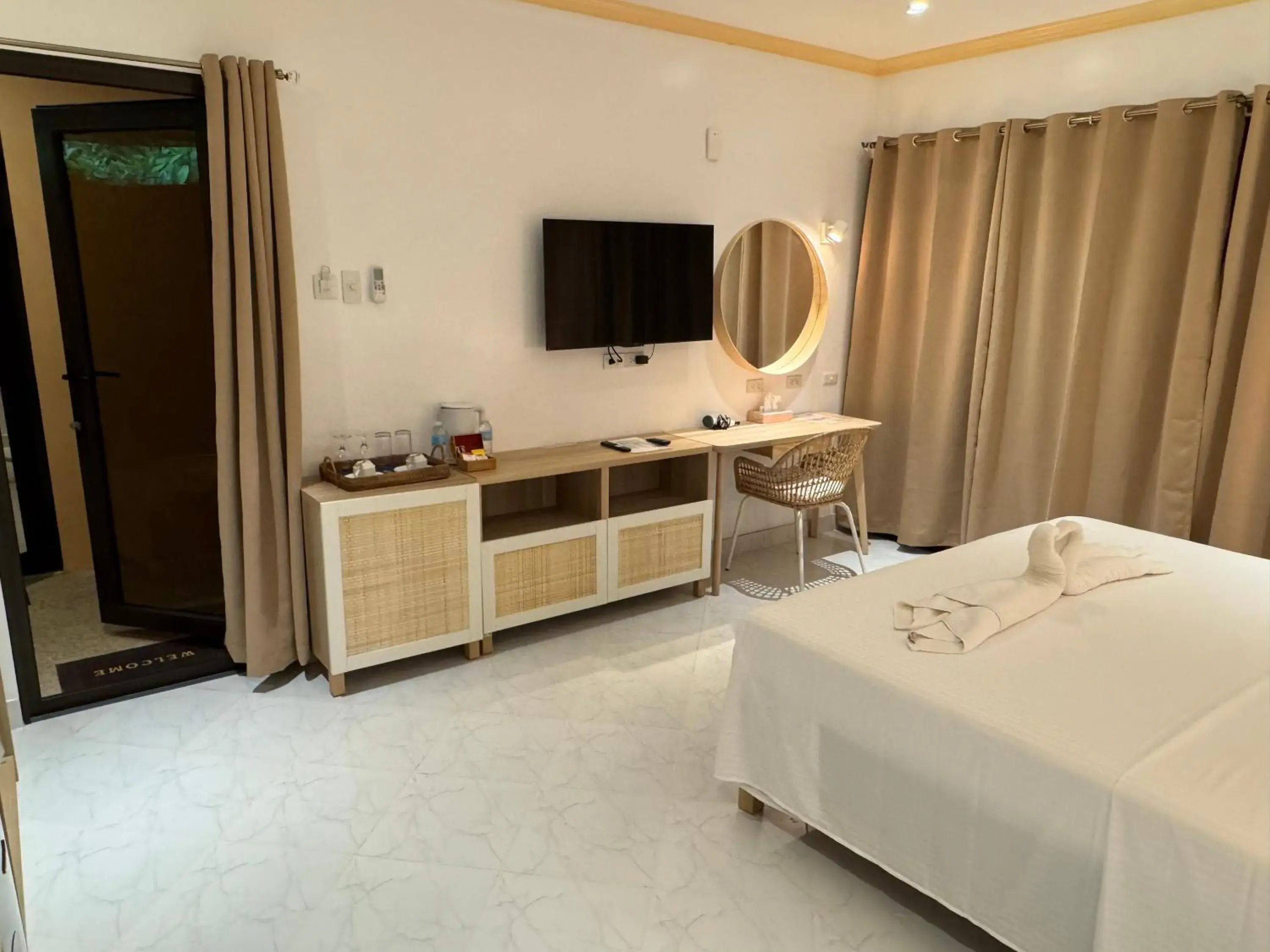 Bed in Alona Vida Beach Resort Bed in Alona Vida Beach Resort