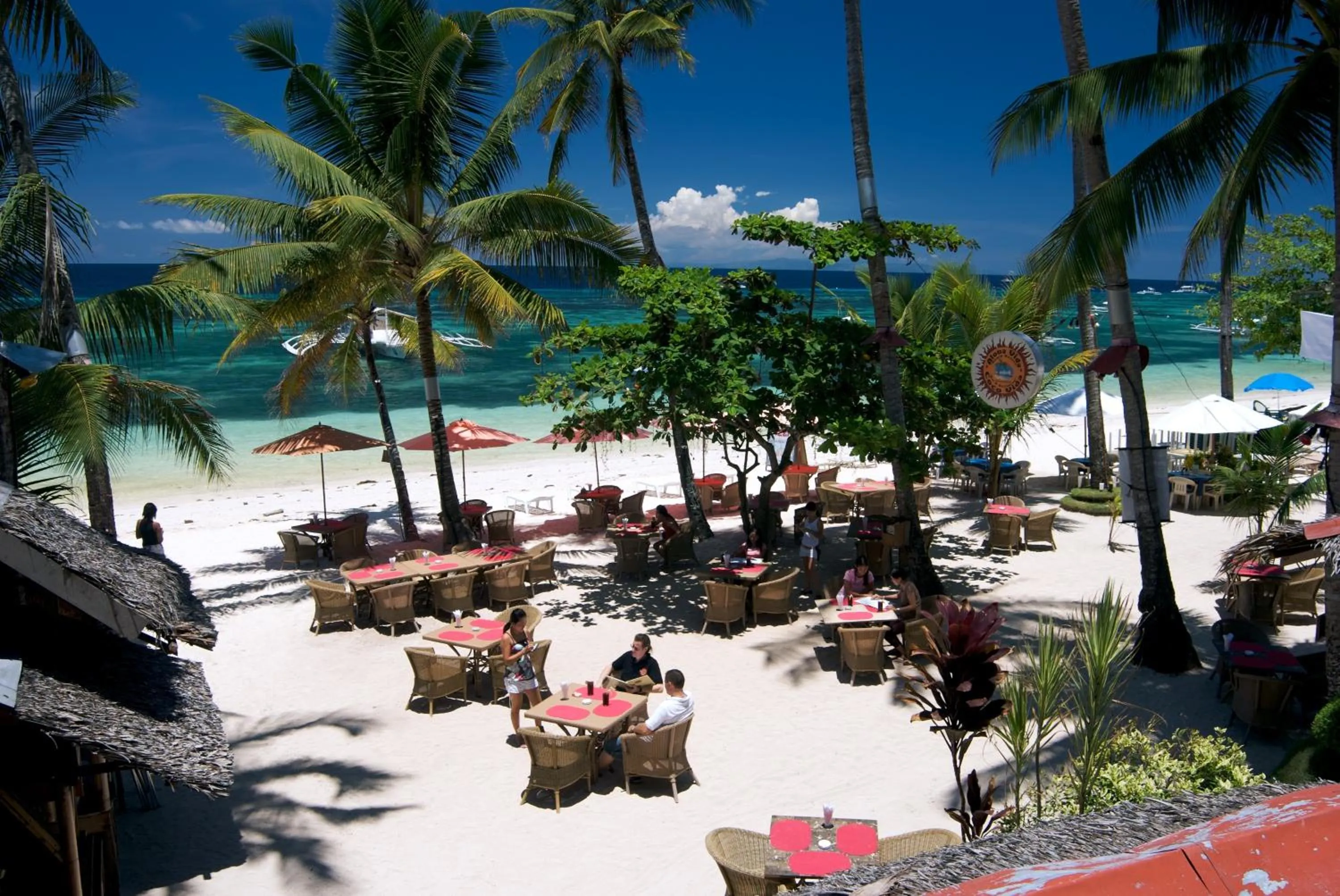 Restaurant/places to eat in Alona Vida Beach Resort