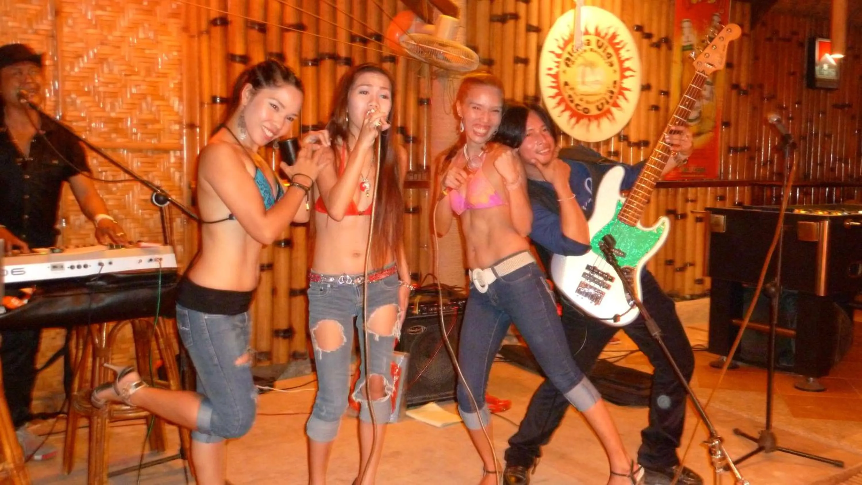 Lounge or bar in Alona Vida Beach Resort