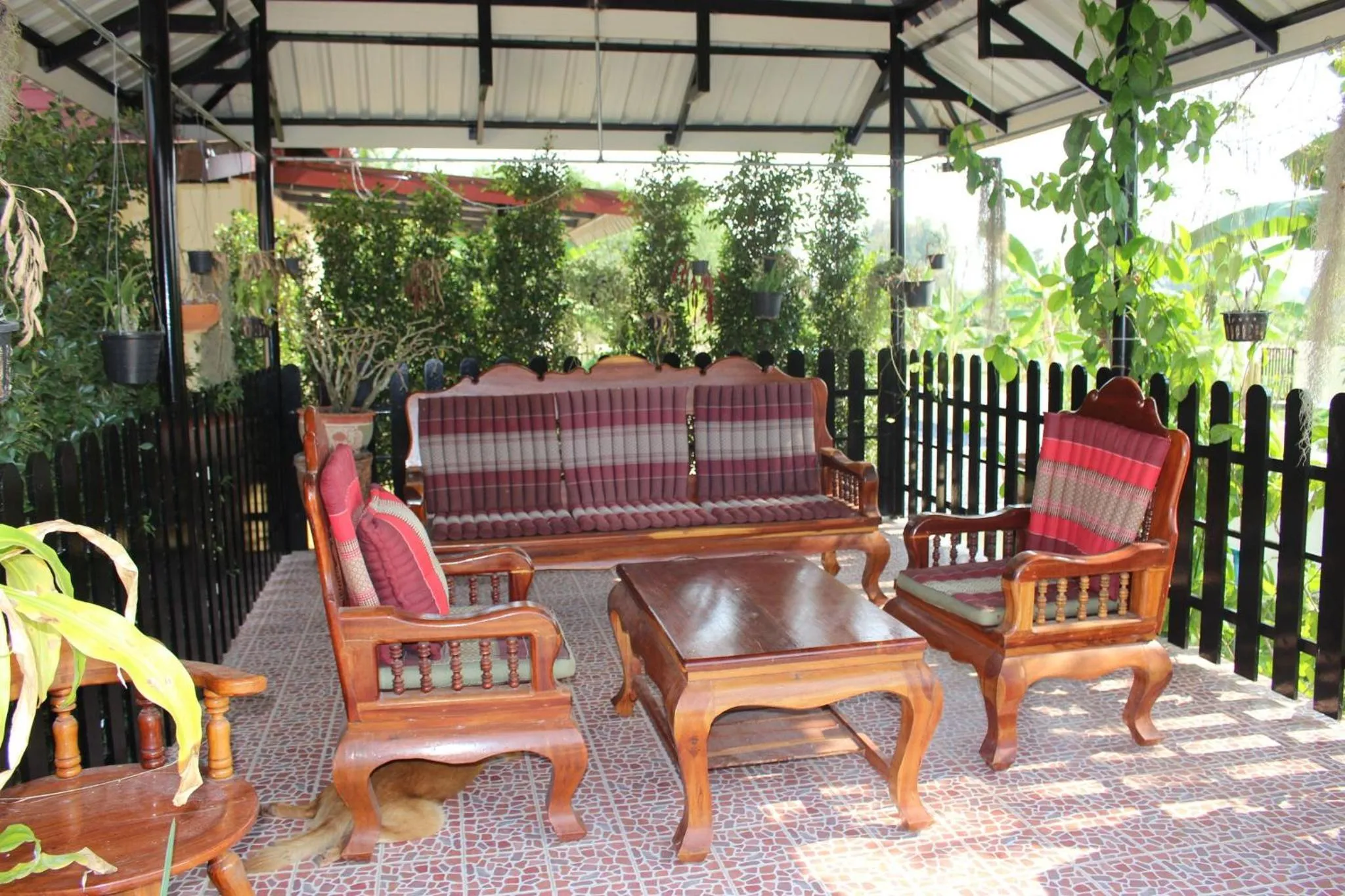 Patio in 1 bedroom pool Villa Tropical fruit garden Fast Wifi Smart Tv