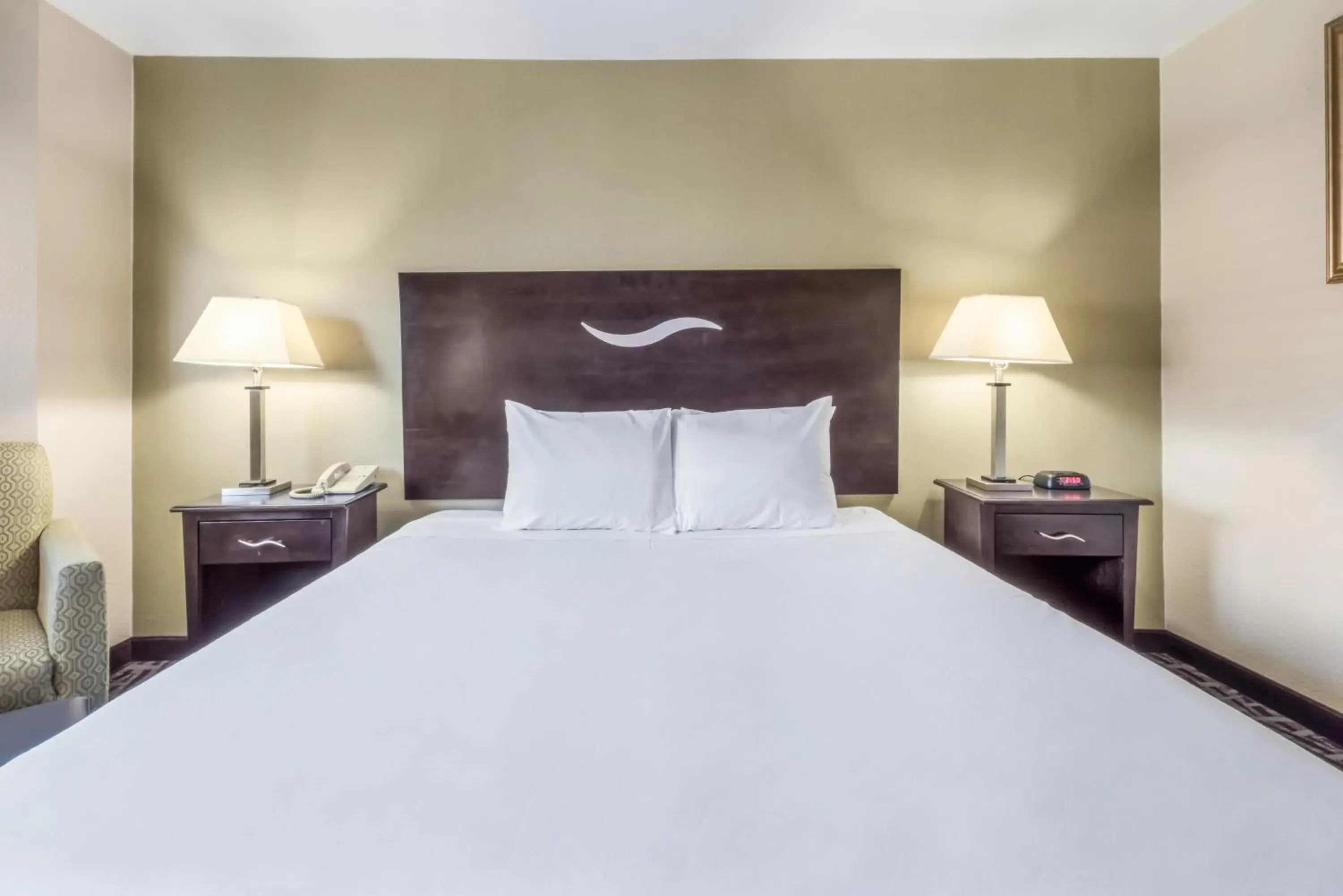 Bed in PACIFIC DRIFT San Francisco Pacifica Bed in PACIFIC DRIFT San Francisco Pacifica