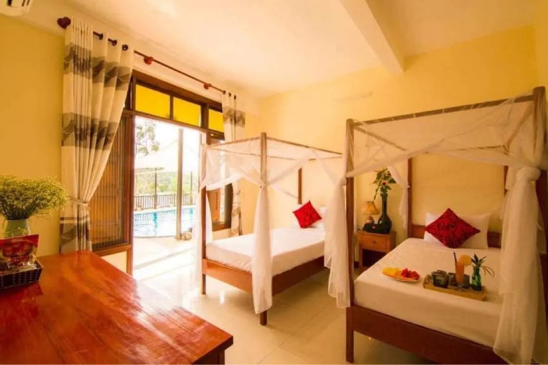 Bed in Phong Nha Lake House Resort