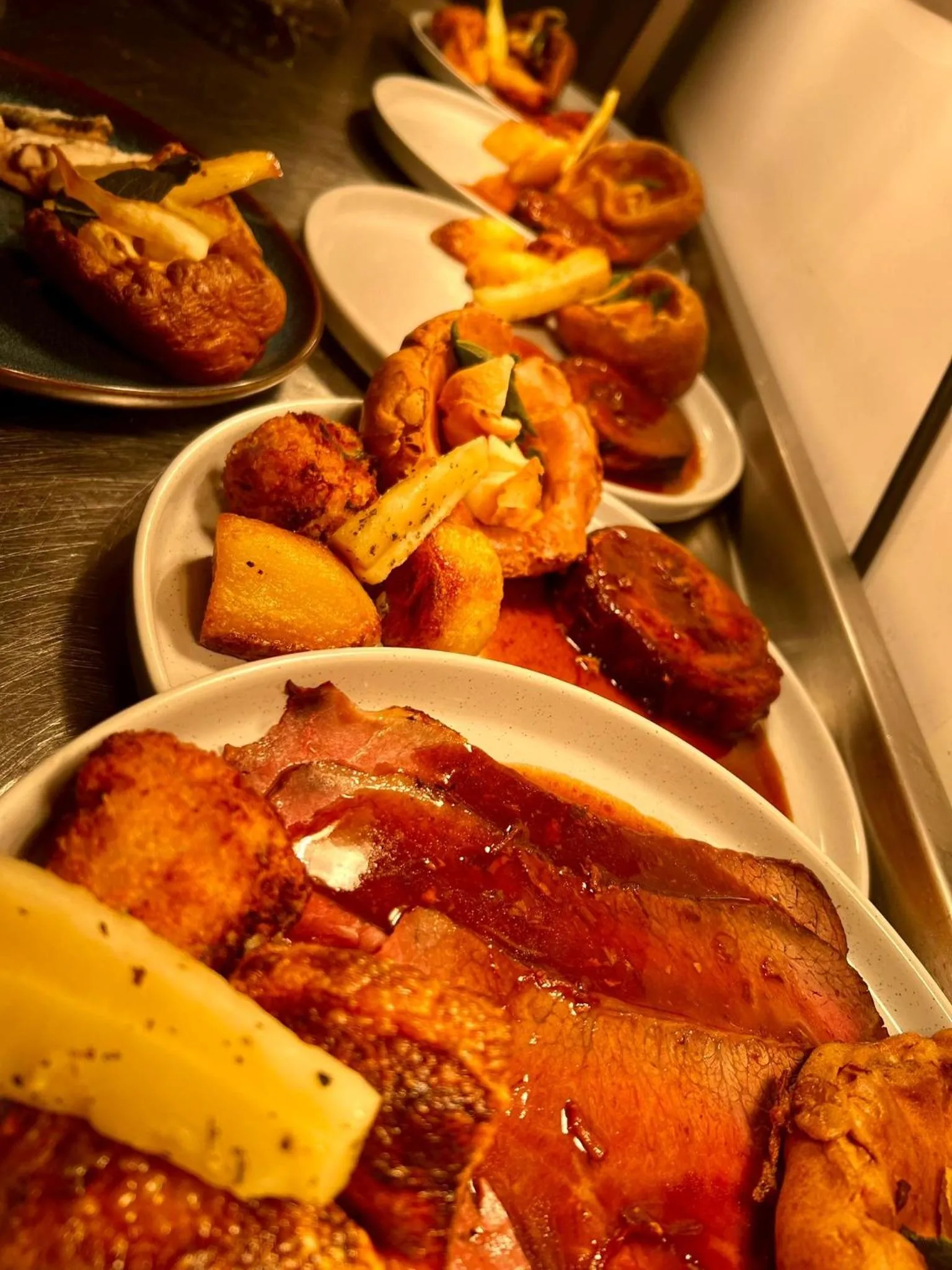 Food and drinks in Crosskeys Inn Guest Rooms in Wye Valley