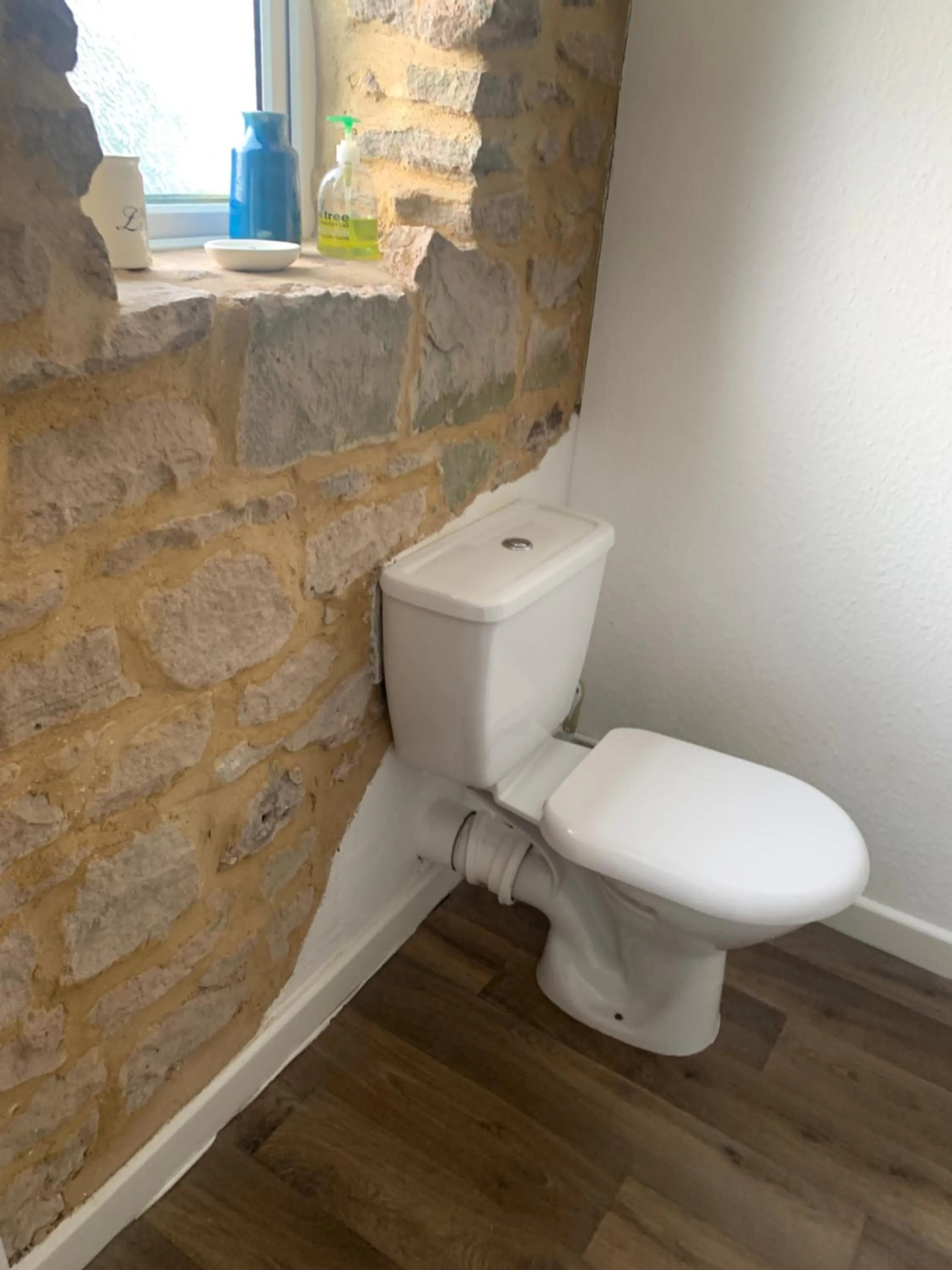 Bathroom in Crosskeys Inn Guest Rooms in Wye Valley