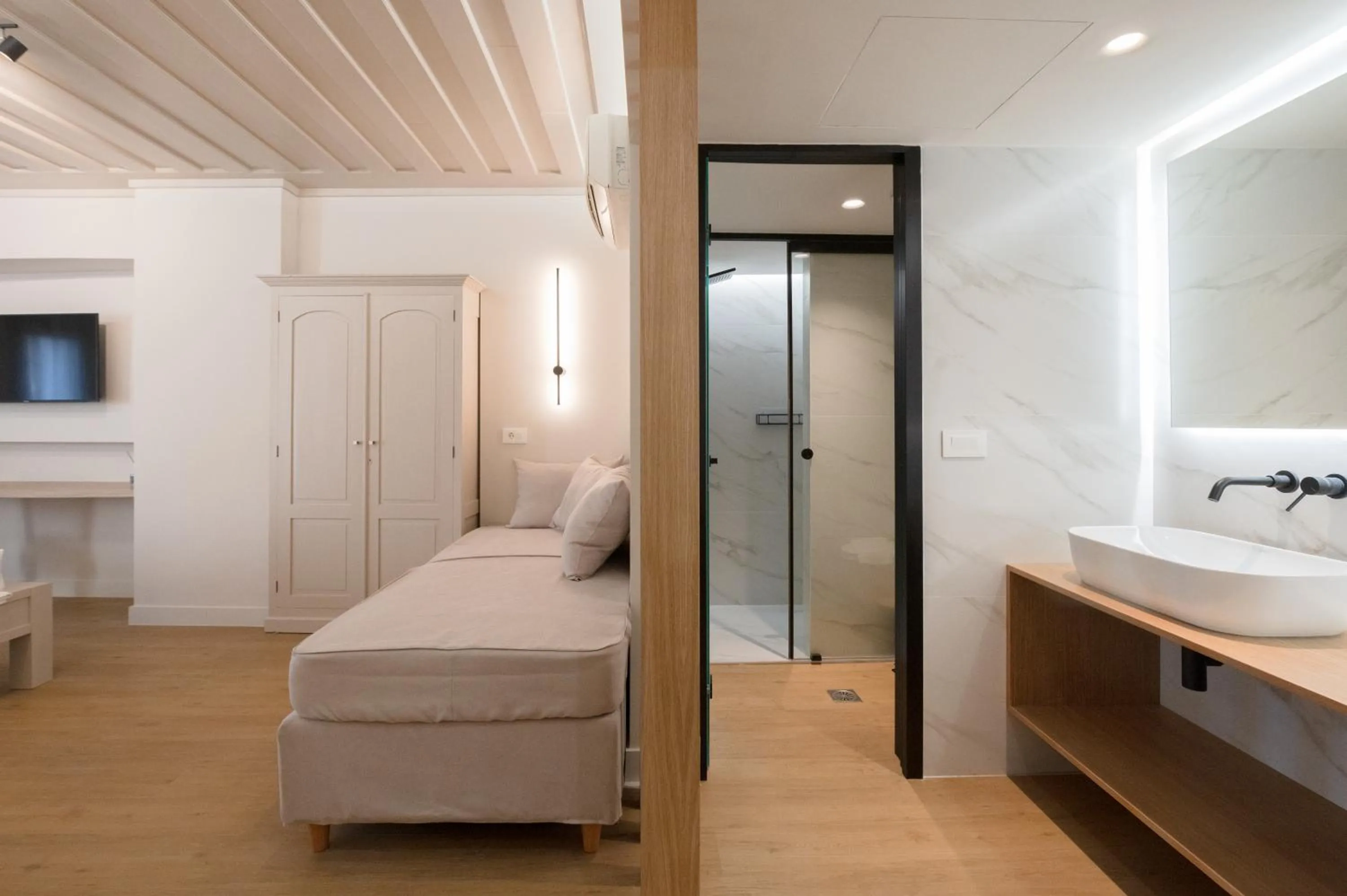 Bed in Hanim Boutique Hotel