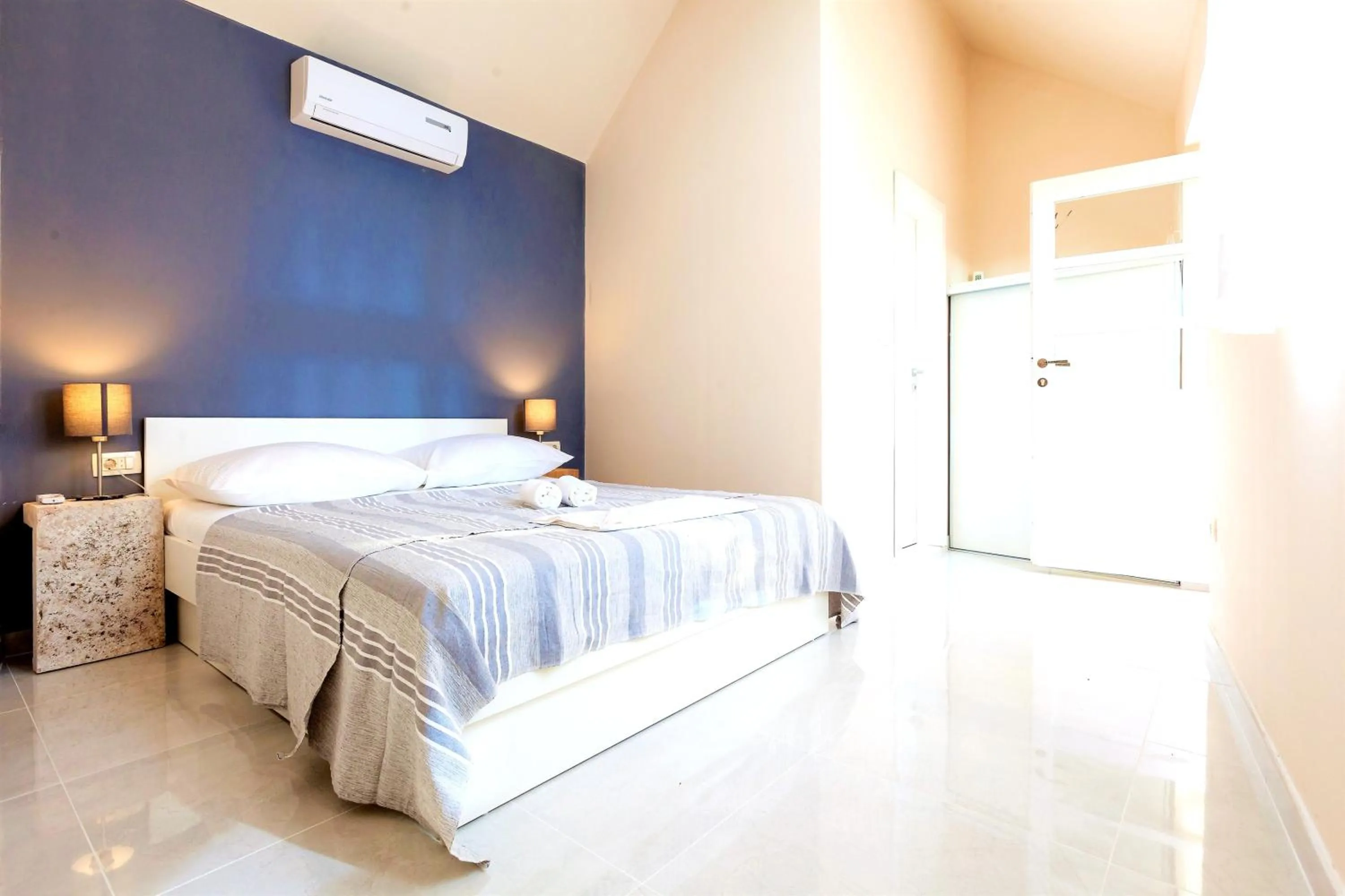 Photo of the whole room, Bed in Elegant villa in Podgora with private pool and sea view