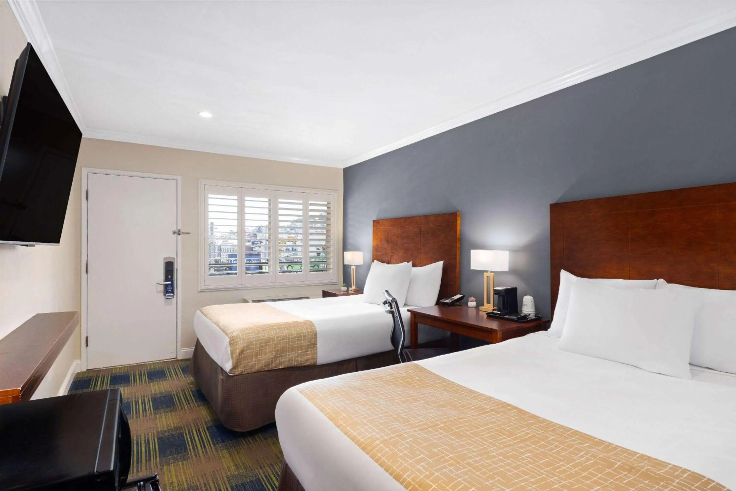 Bed in Travelodge by Wyndham by Fisherman's Wharf