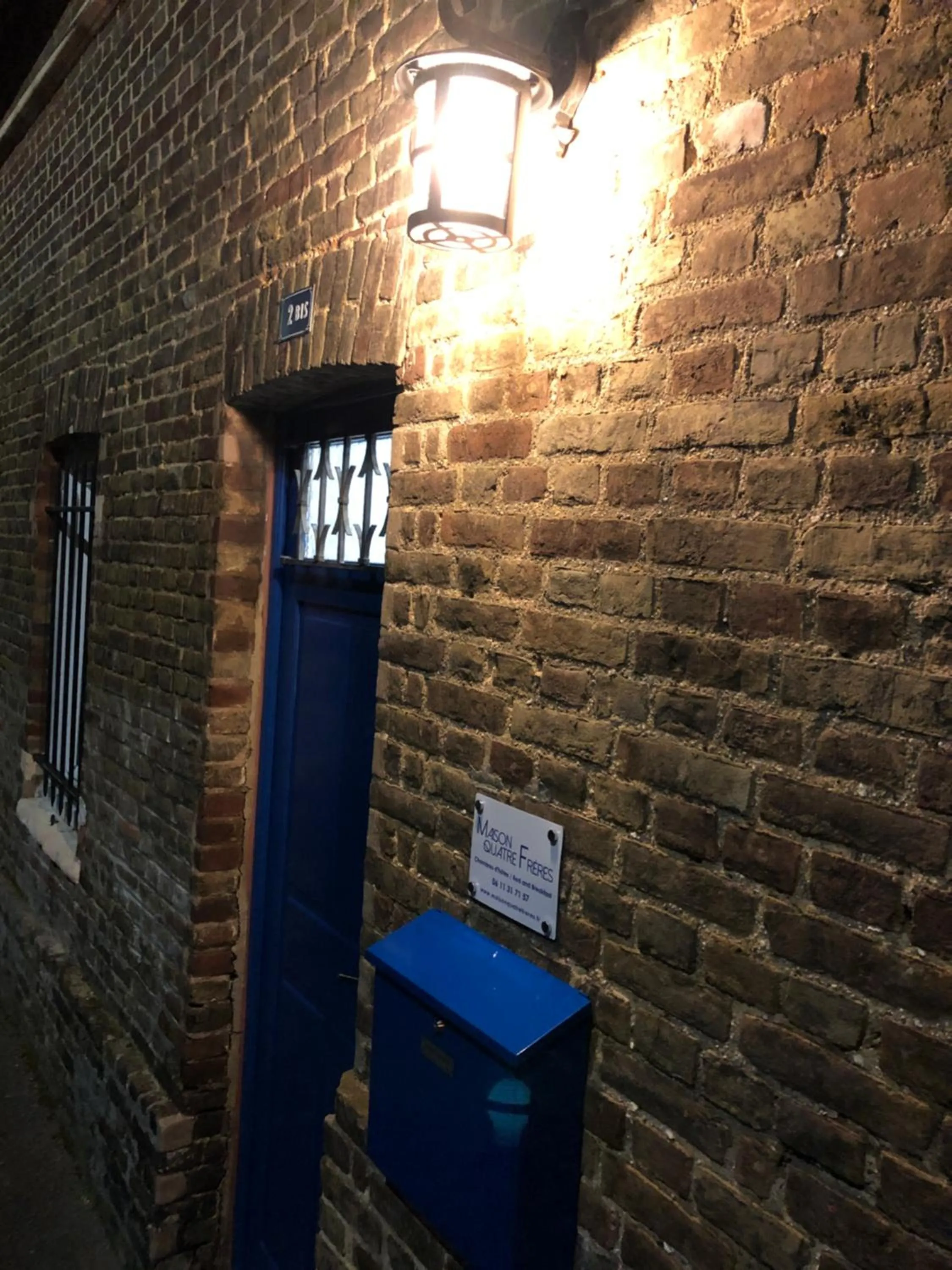 Facade/entrance in Maison Quatre Freres