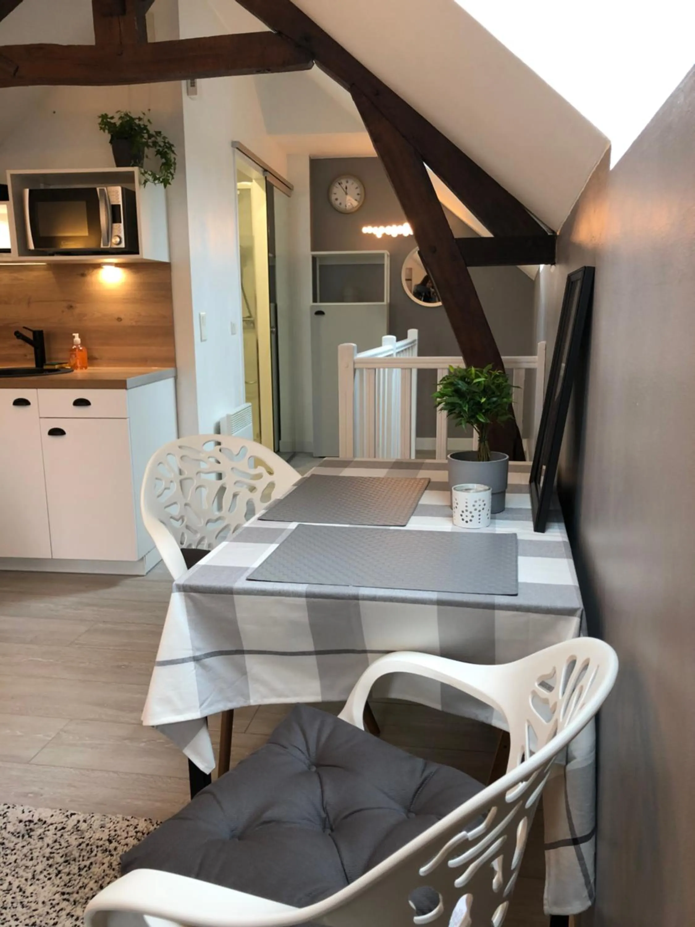 Coffee/tea facilities in Maison Quatre Freres