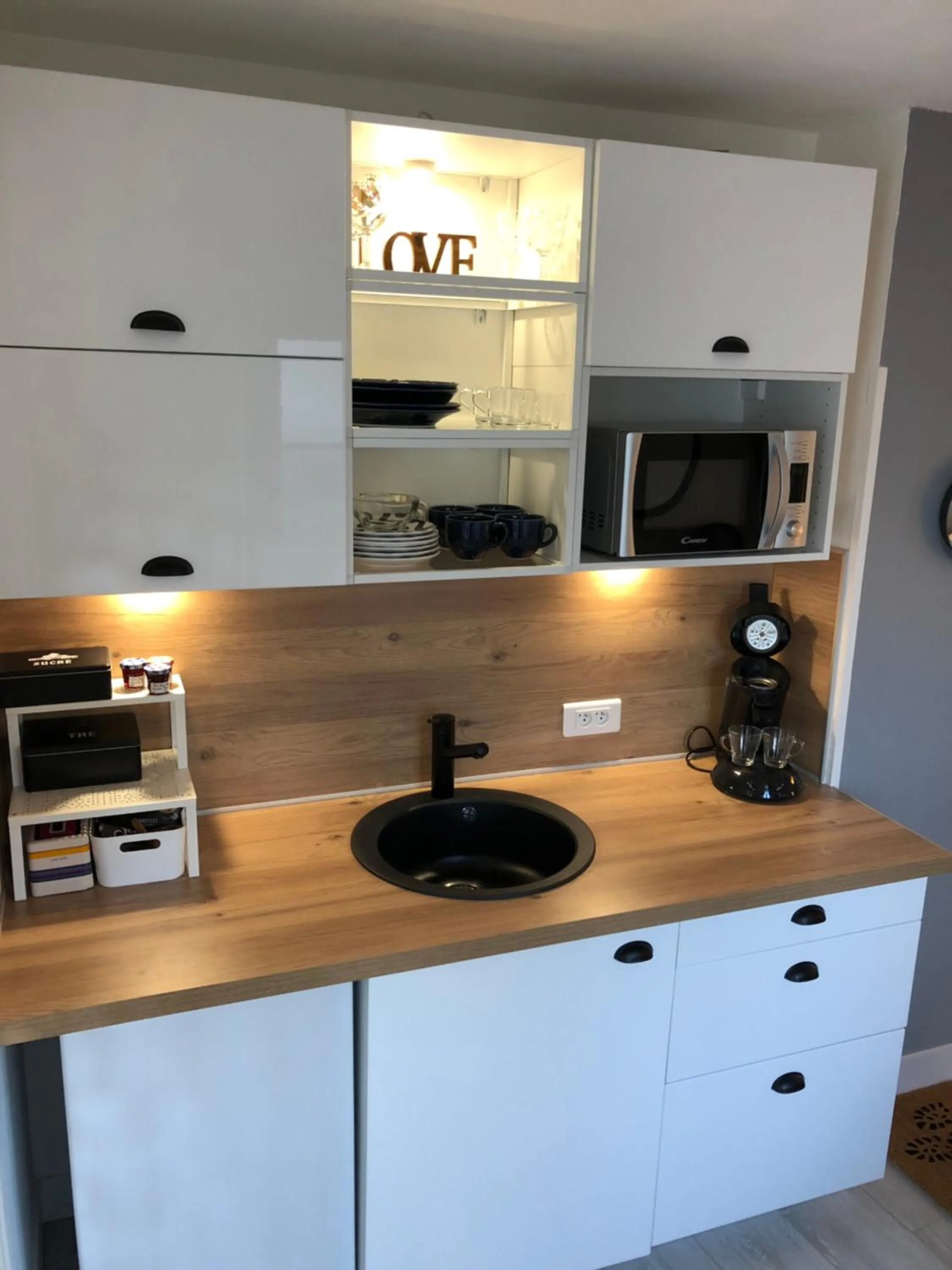 Coffee/tea facilities in Maison Quatre Freres